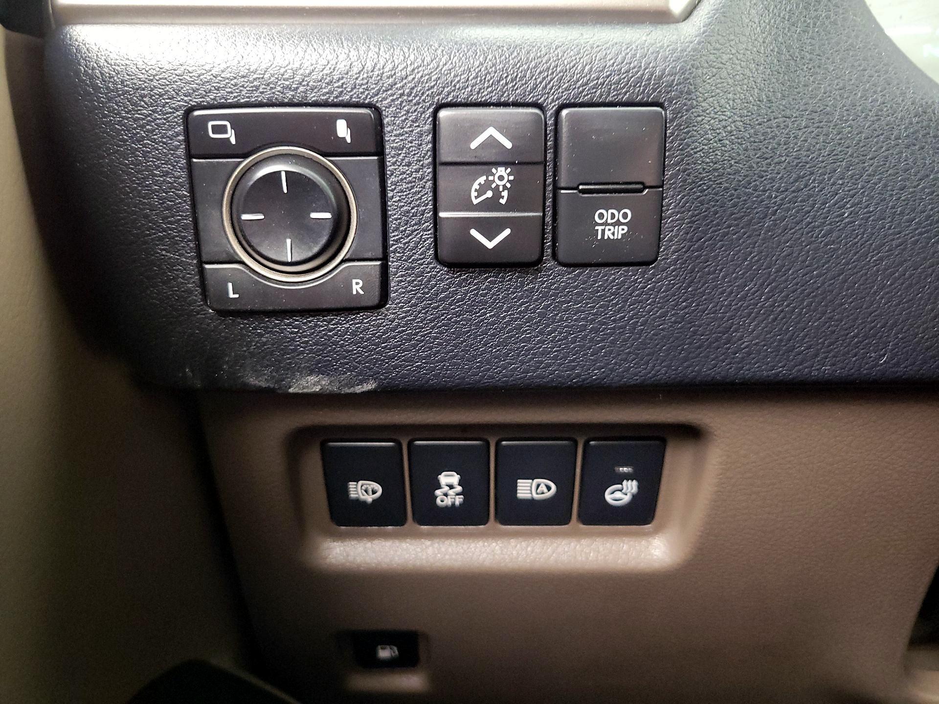 Thumbnail: 2021 Lexus GX - 13
