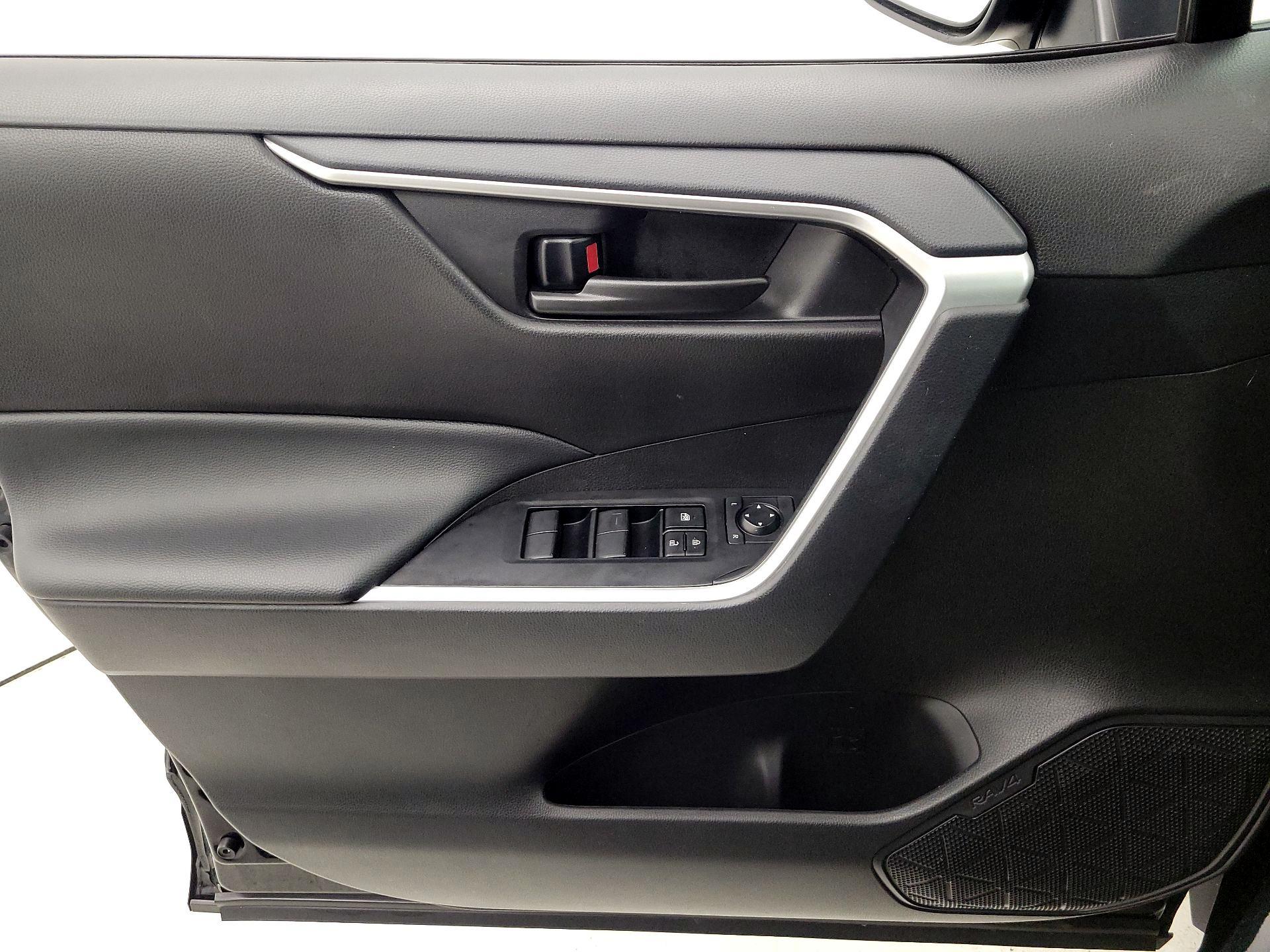 Thumbnail: 2024 Toyota RAV4 - 12