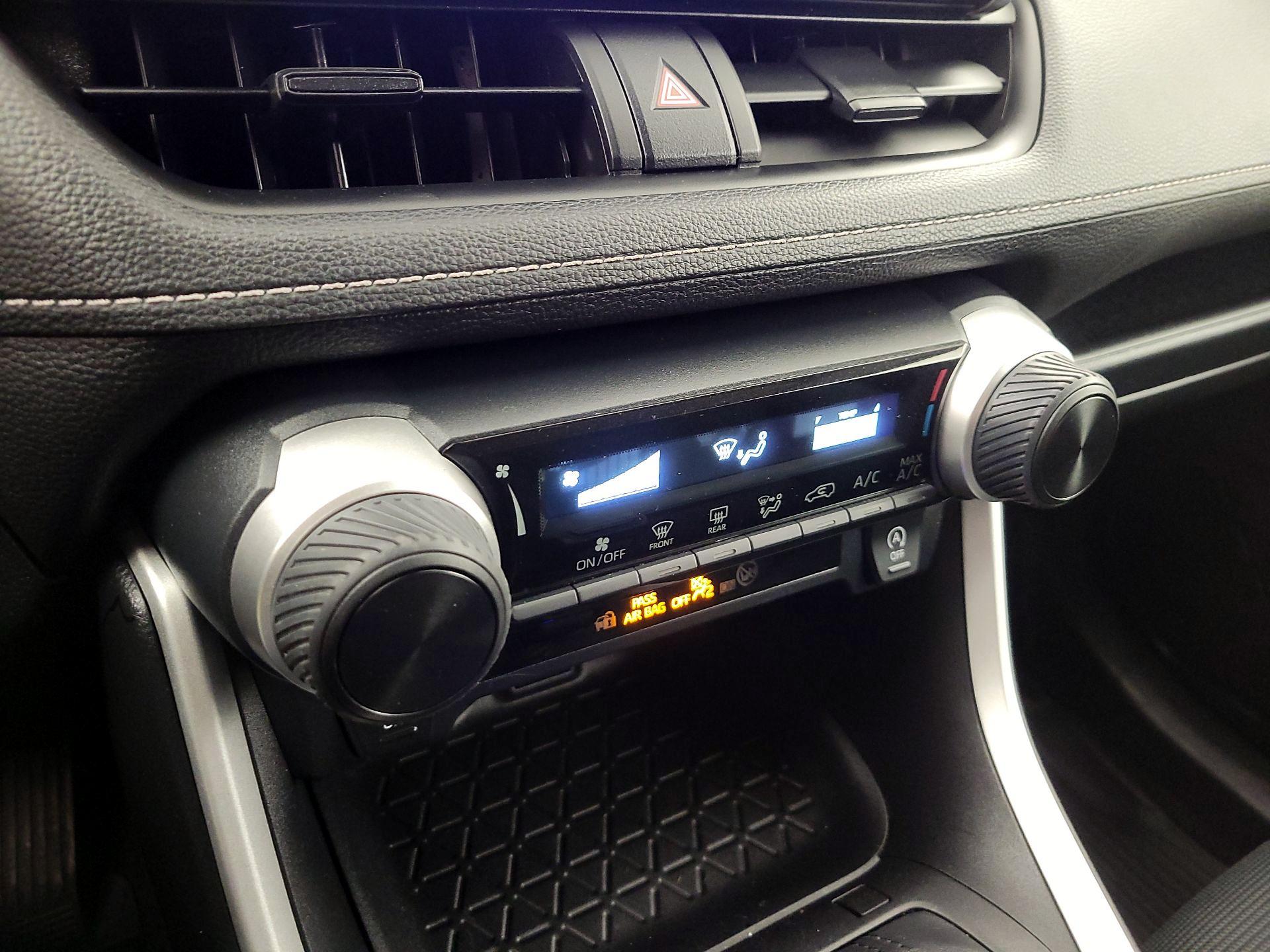 Thumbnail: 2024 Toyota RAV4 - 17