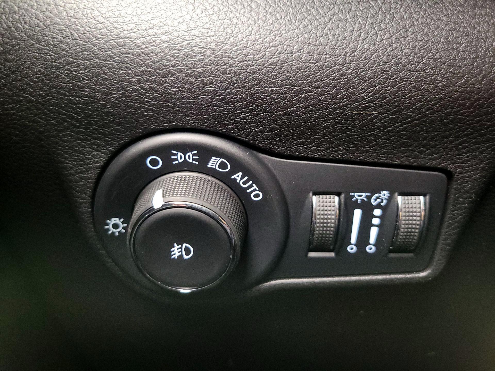 Thumbnail: 2022 Jeep Compass - 13