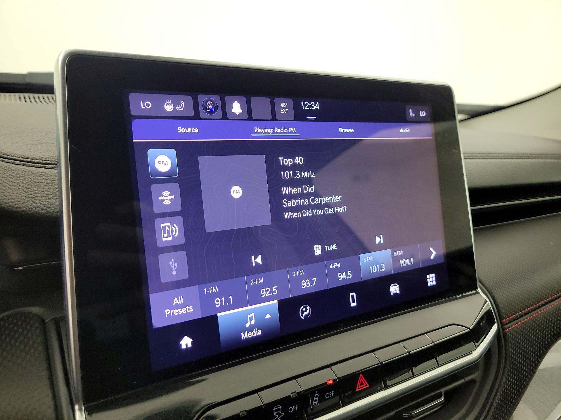 Thumbnail: 2022 Jeep Compass - 15