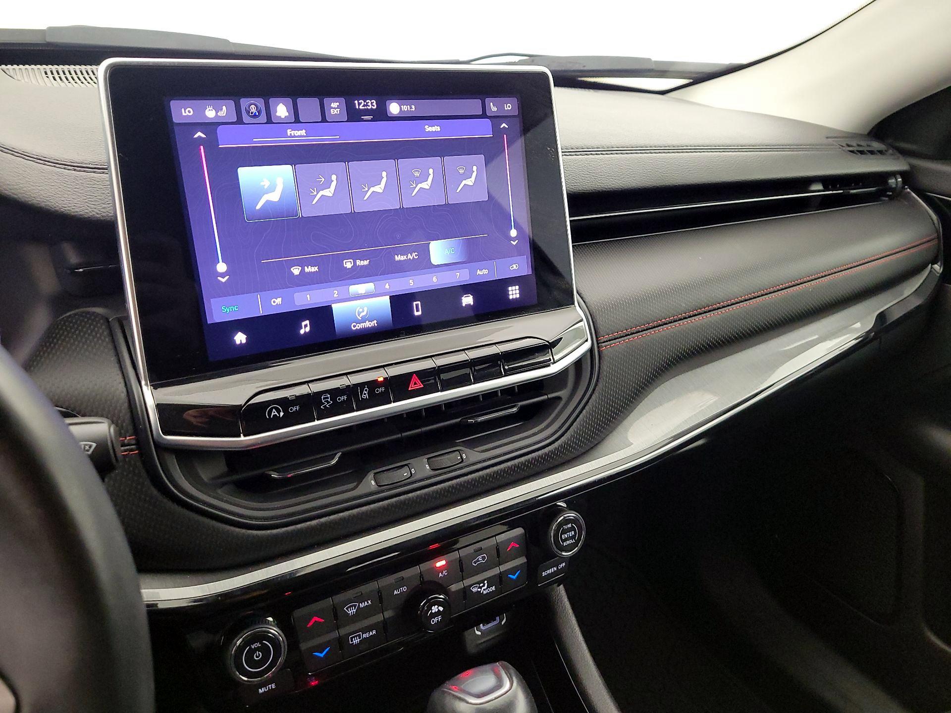 Thumbnail: 2022 Jeep Compass - 16