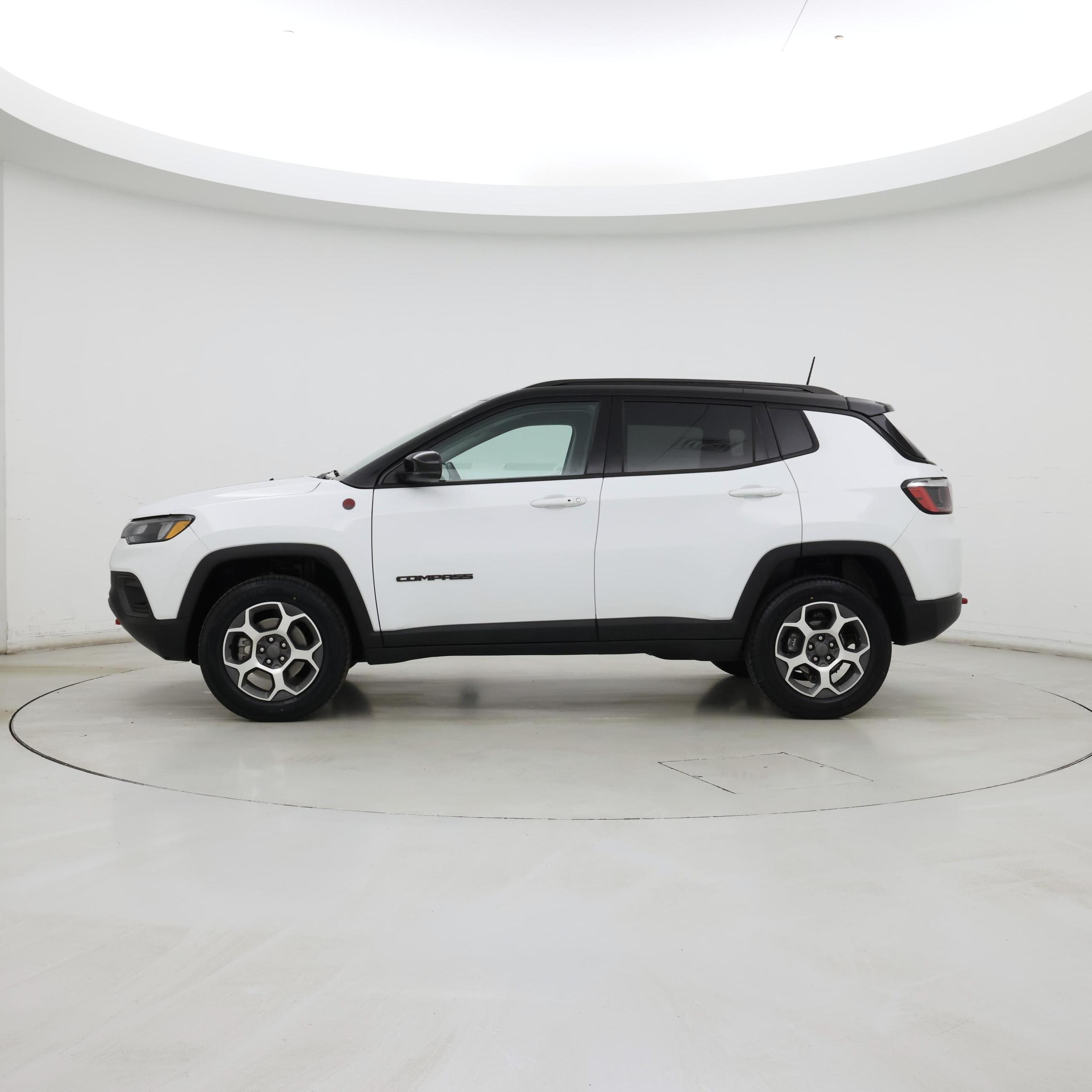 Thumbnail: 2022 Jeep Compass - 3