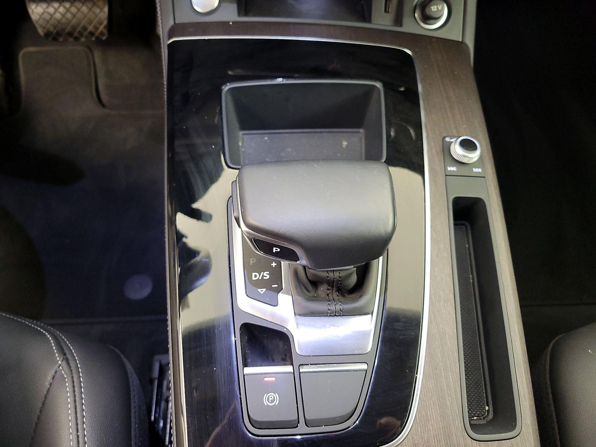 Thumbnail: 2022 Audi Q5 - 17