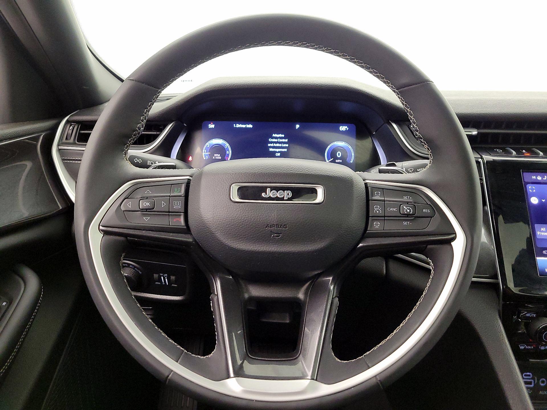 Thumbnail: 2023 Jeep Grand Cherokee - 10