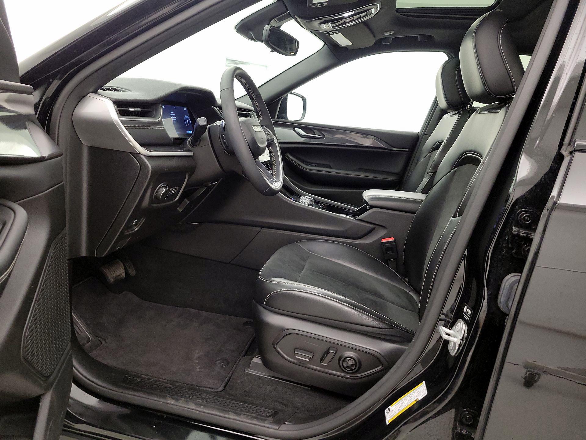 Thumbnail: 2023 Jeep Grand Cherokee - 11