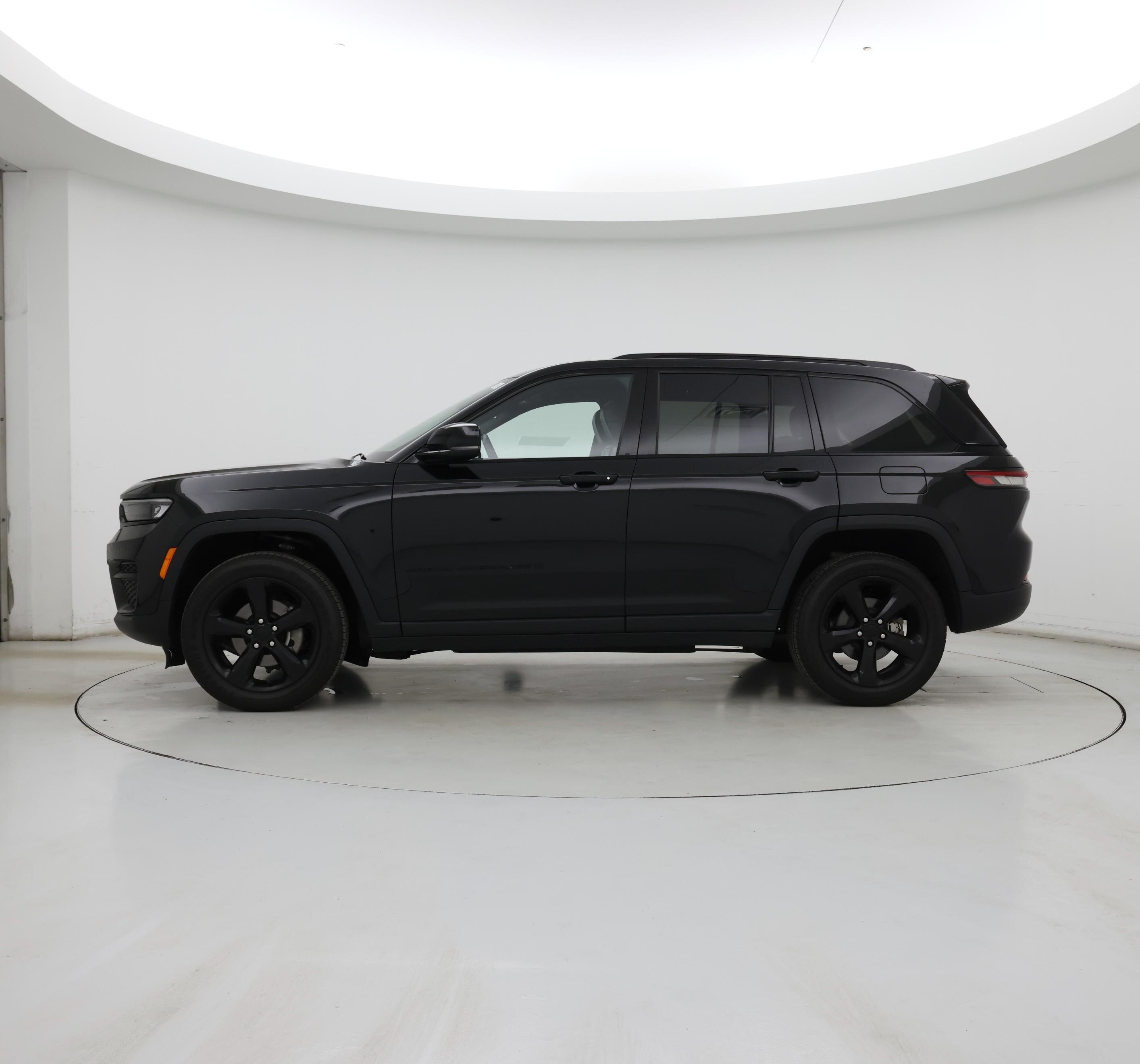 Thumbnail: 2023 Jeep Grand Cherokee - 3
