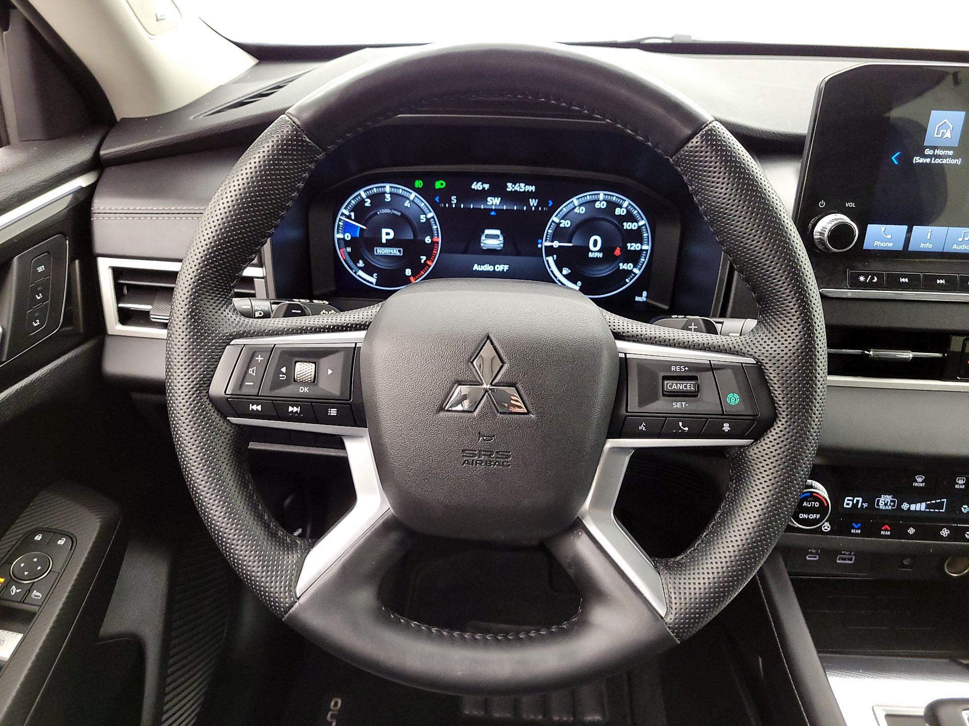 Thumbnail: 2024 Mitsubishi Outlander - 10