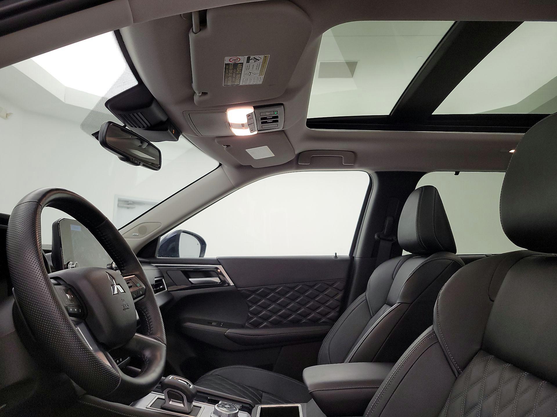 Thumbnail: 2024 Mitsubishi Outlander - 20