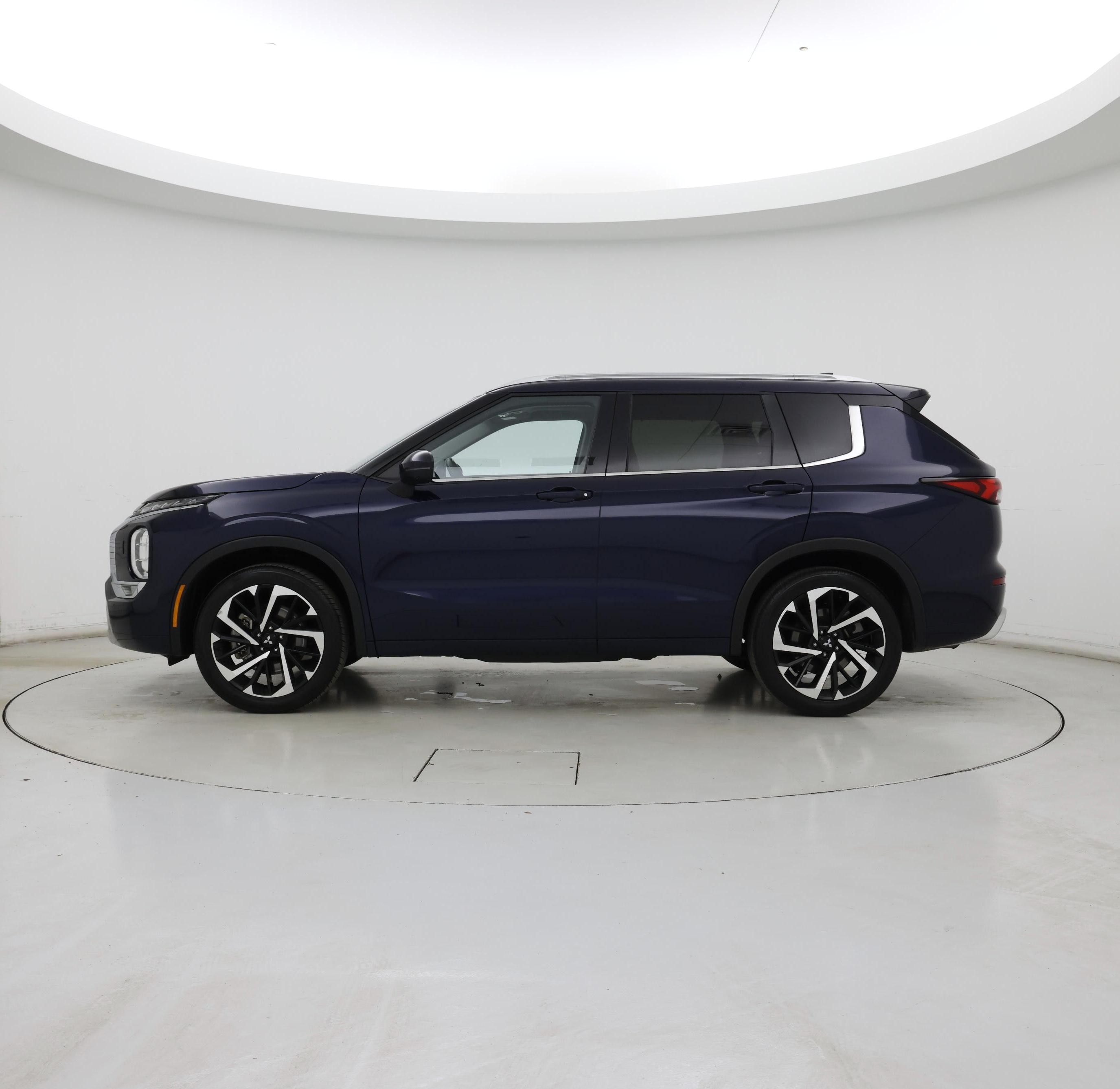 Thumbnail: 2024 Mitsubishi Outlander - 3