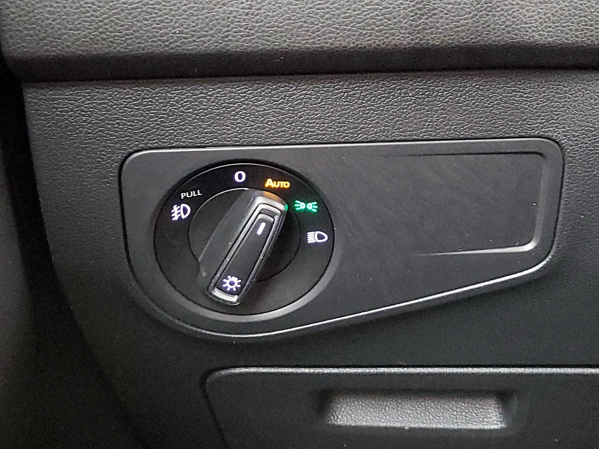 Thumbnail: 2021 Volkswagen Tiguan - 13