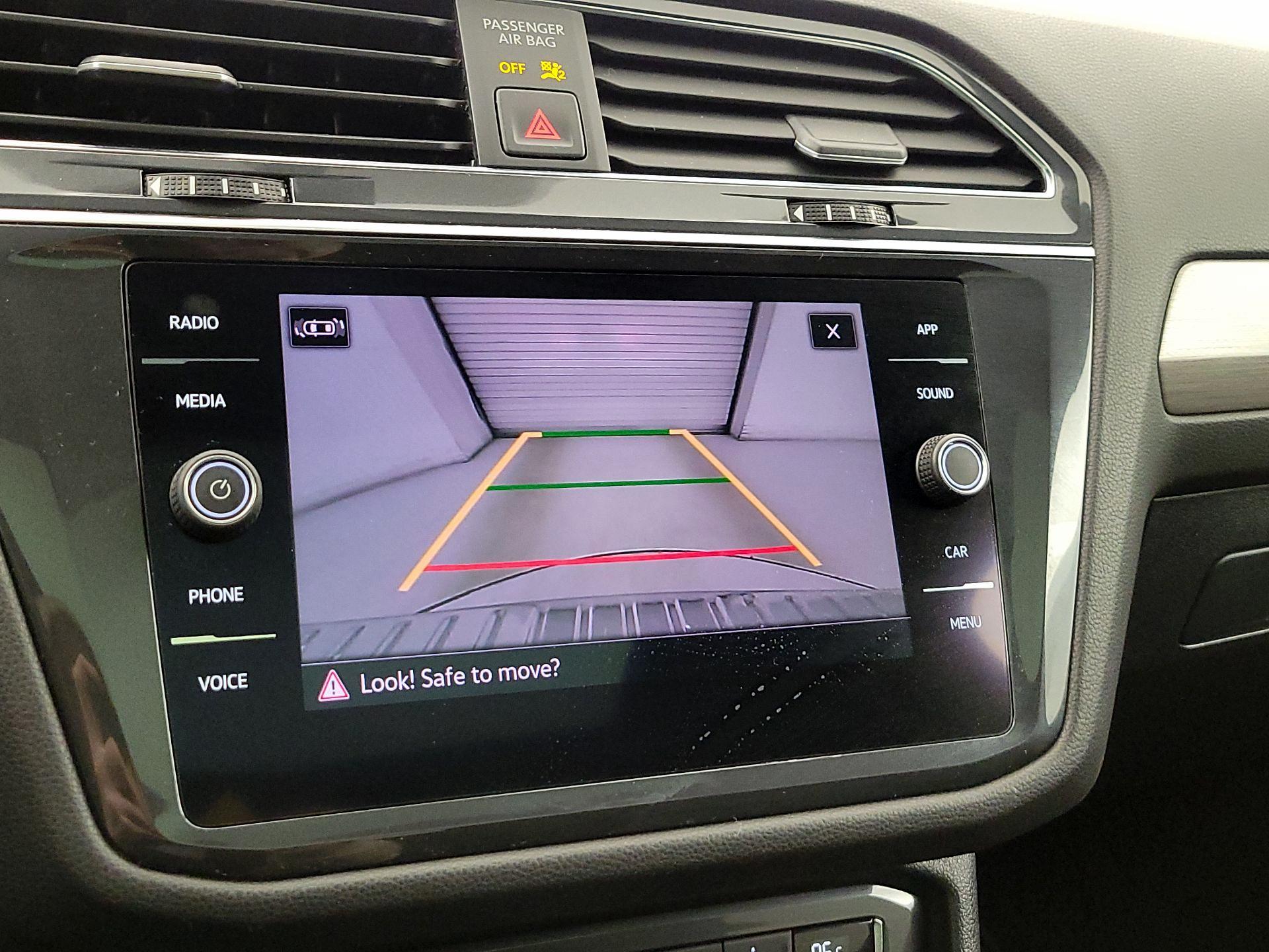 Thumbnail: 2021 Volkswagen Tiguan - 14