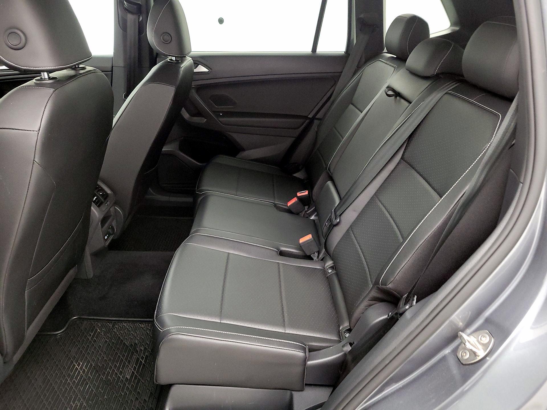 Thumbnail: 2021 Volkswagen Tiguan - 20