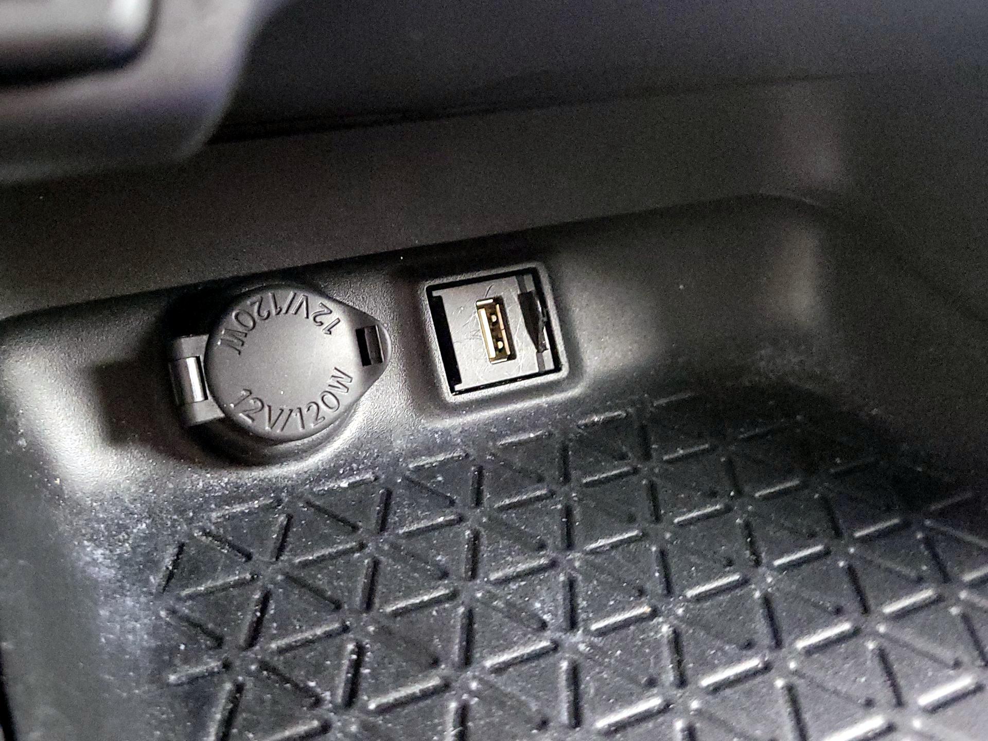 Thumbnail: 2021 Toyota RAV4 - 18