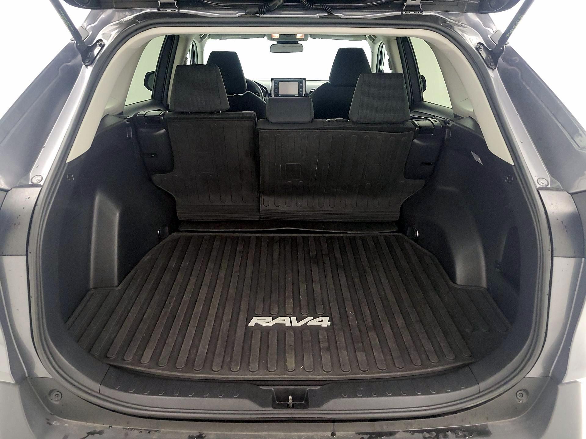 Thumbnail: 2021 Toyota RAV4 - 20