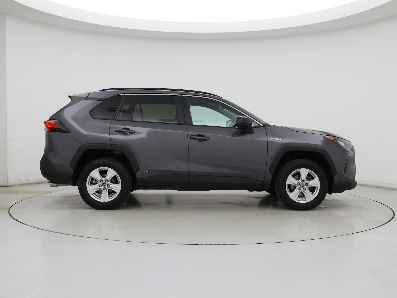 2021 Toyota RAV4 LE - Photo 8
