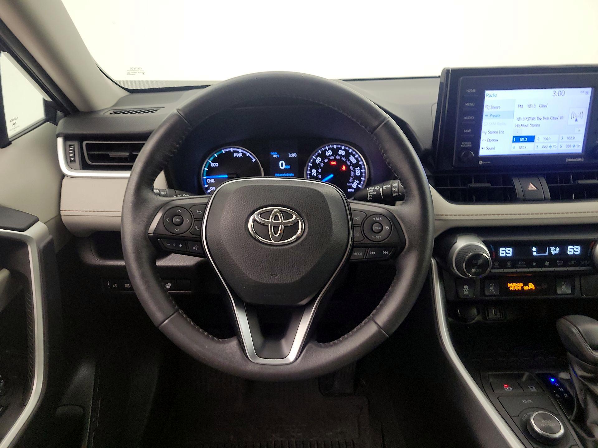 Thumbnail: 2021 Toyota RAV4 - 10