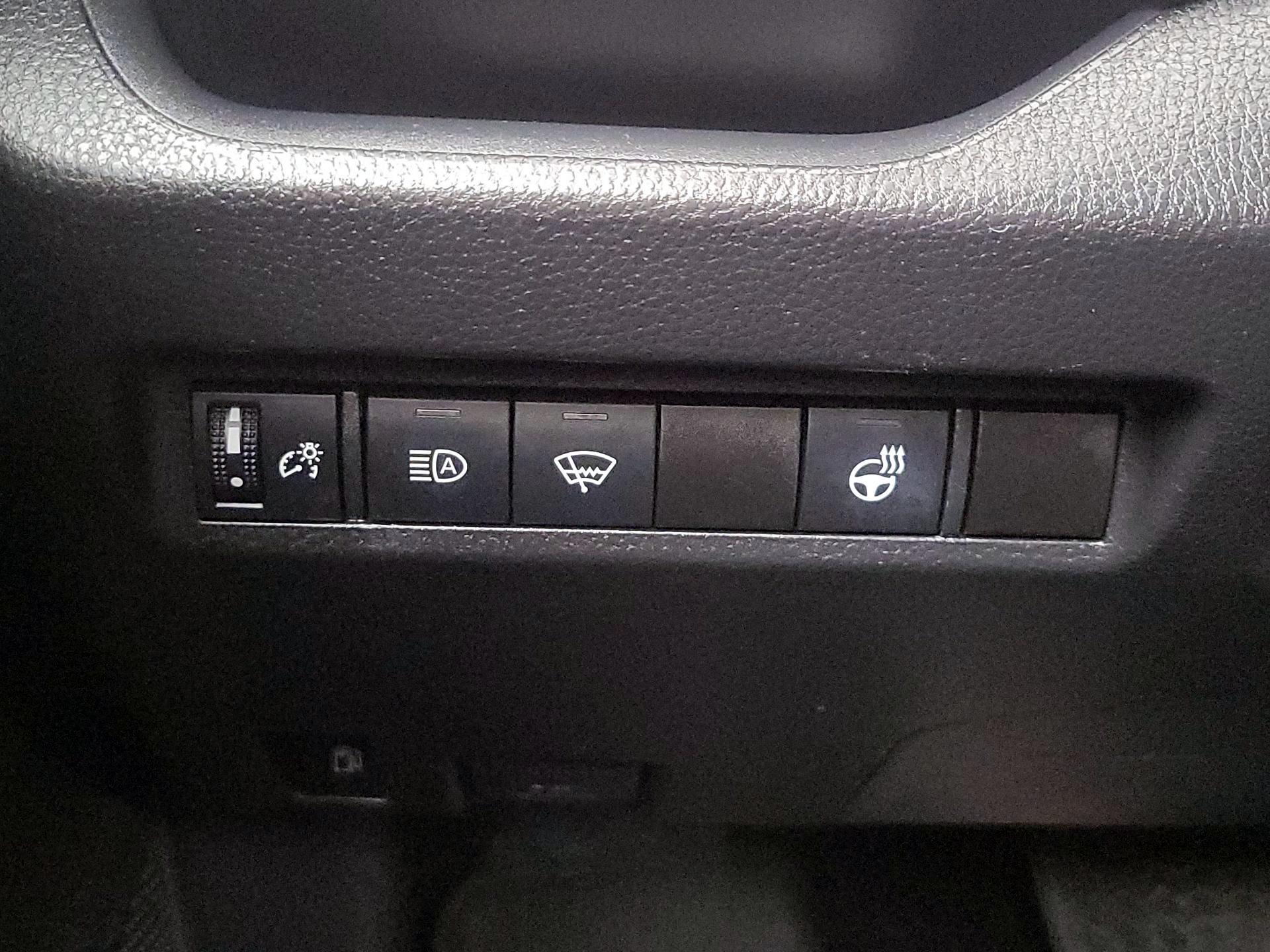 Thumbnail: 2021 Toyota RAV4 - 13