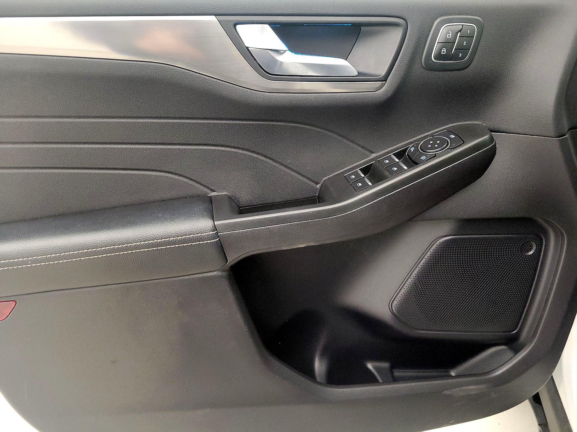 Thumbnail: 2022 Ford Escape - 12