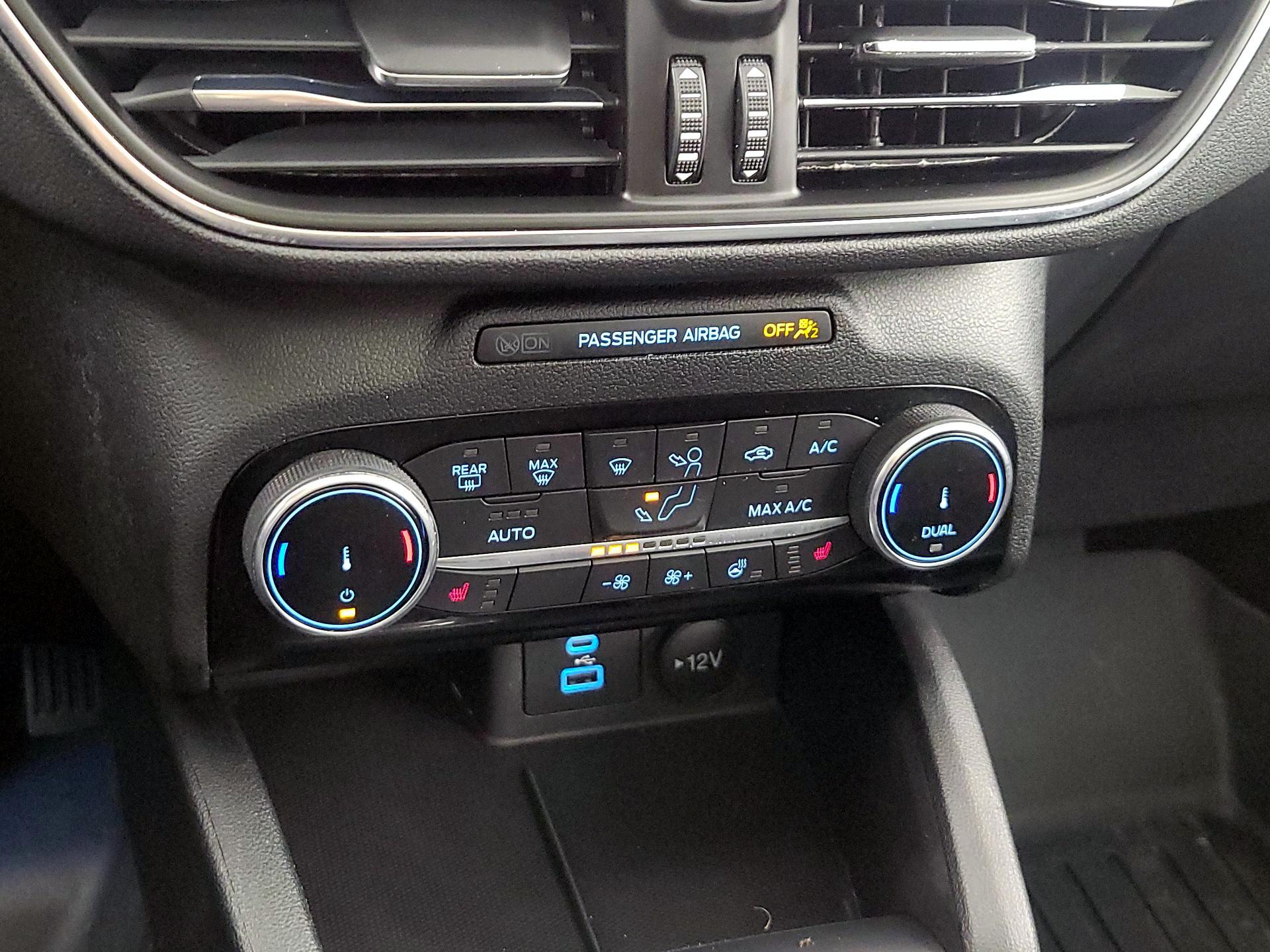 Thumbnail: 2022 Ford Escape - 17