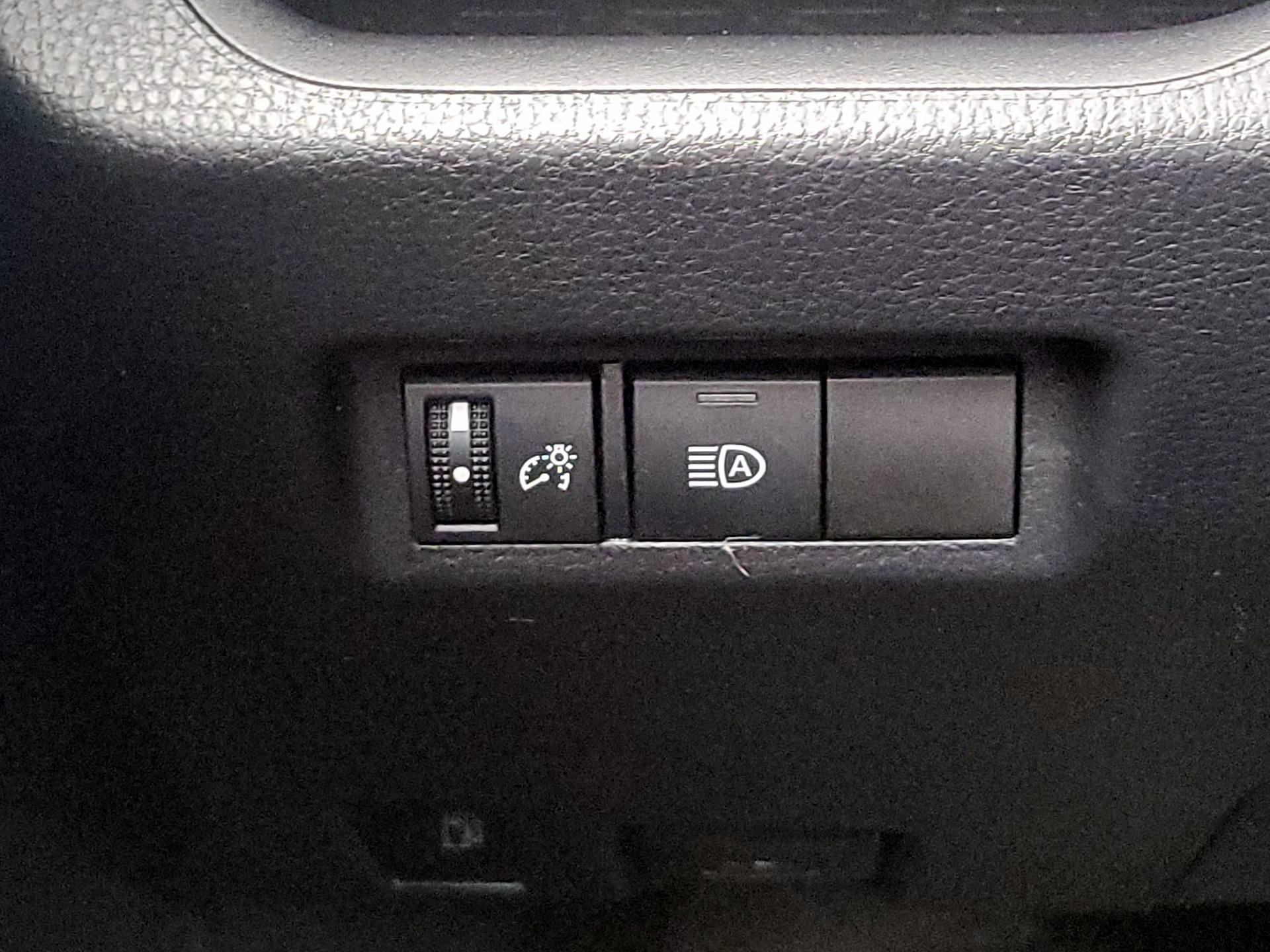 Thumbnail: 2022 Toyota RAV4 - 13