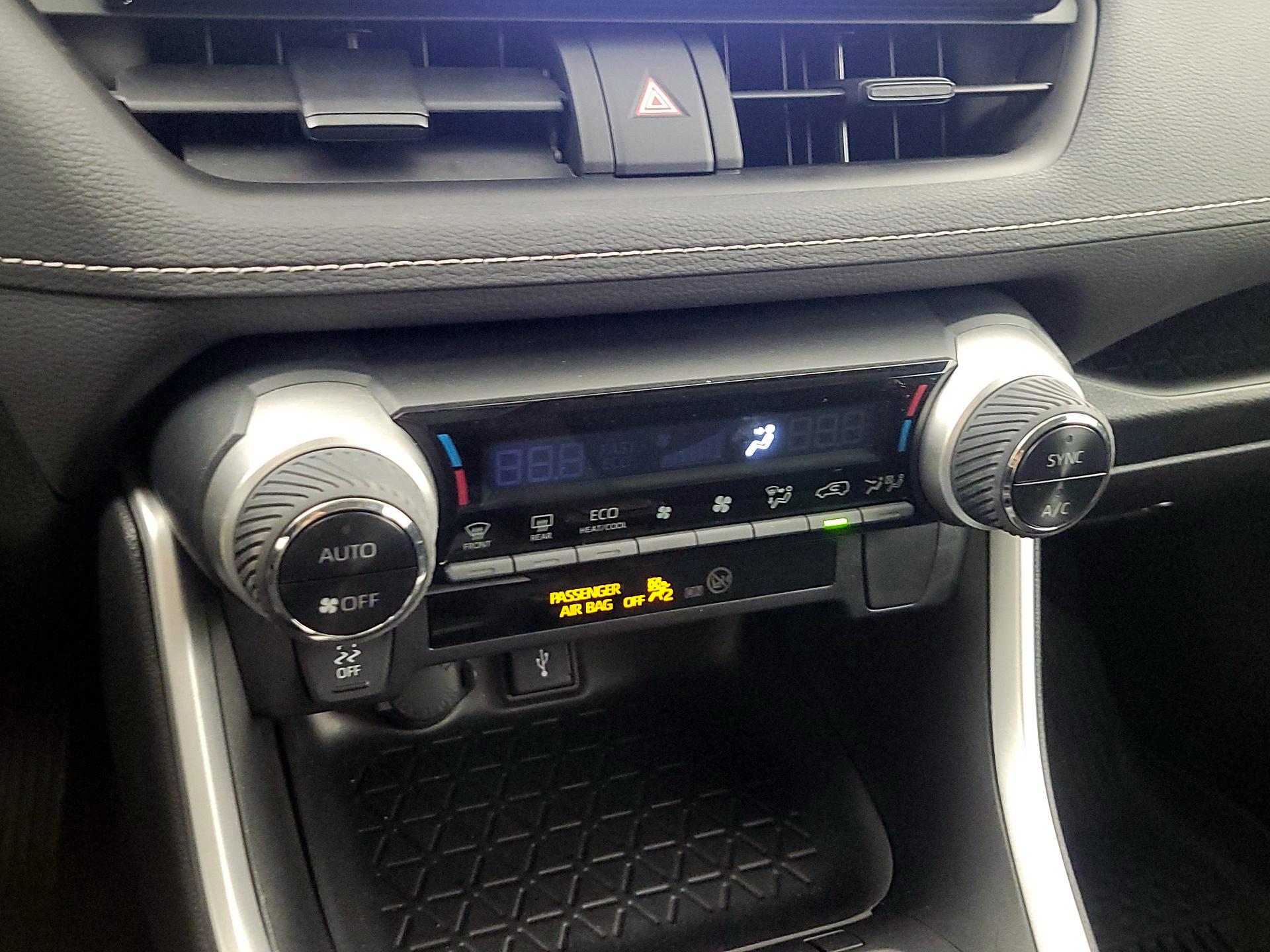 Thumbnail: 2022 Toyota RAV4 - 16