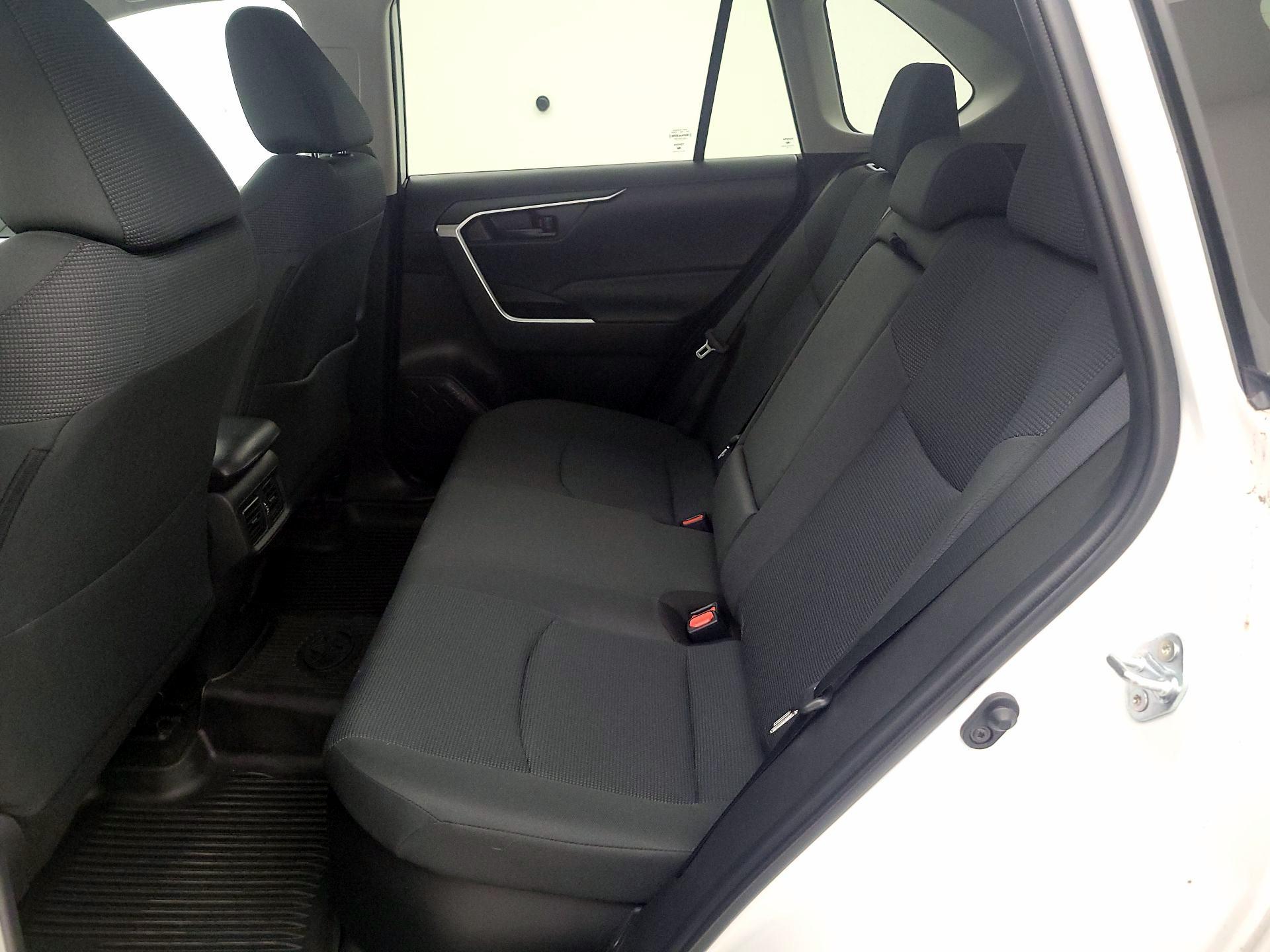 Thumbnail: 2022 Toyota RAV4 - 19