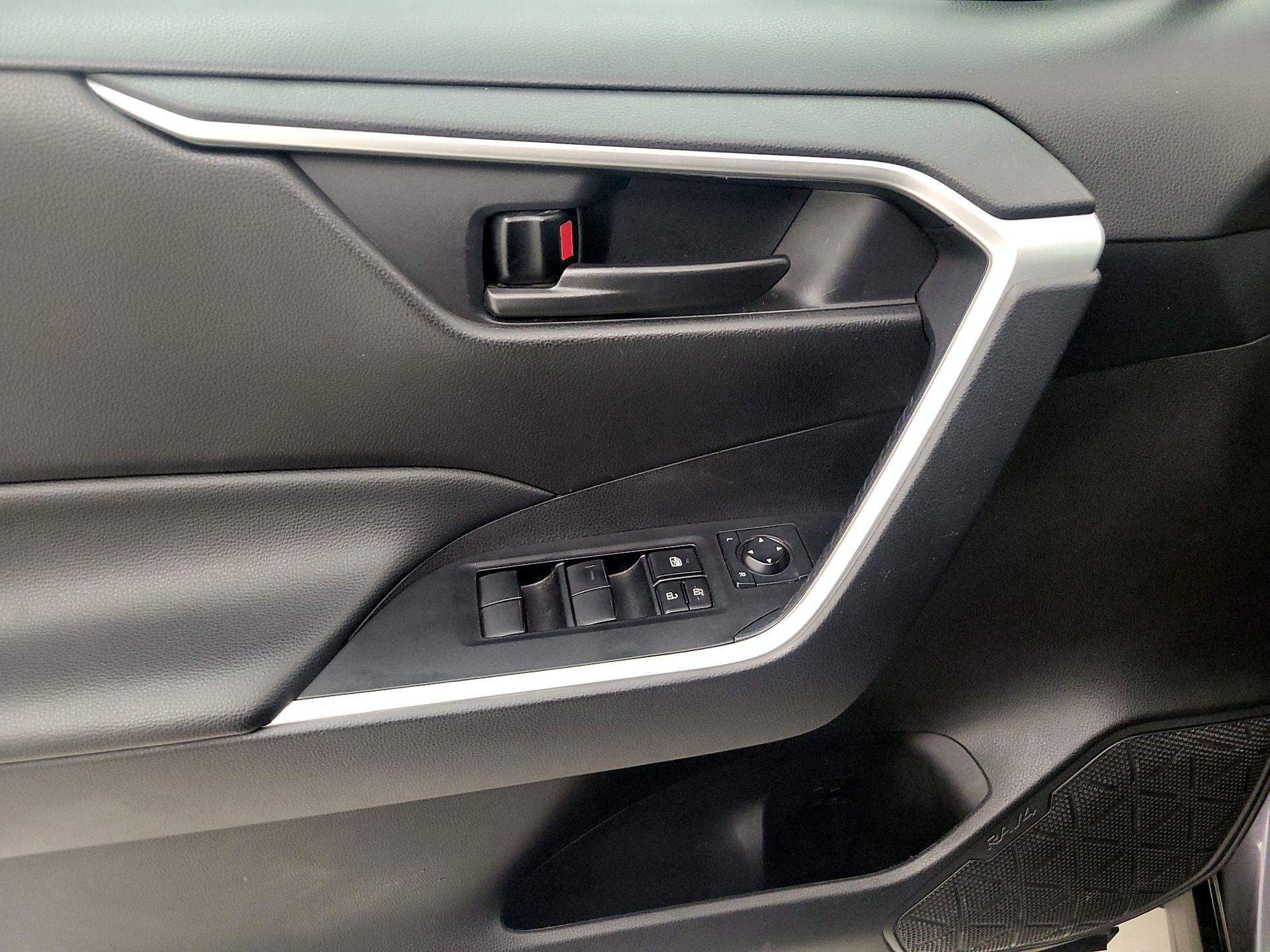 Thumbnail: 2024 Toyota RAV4 - 12