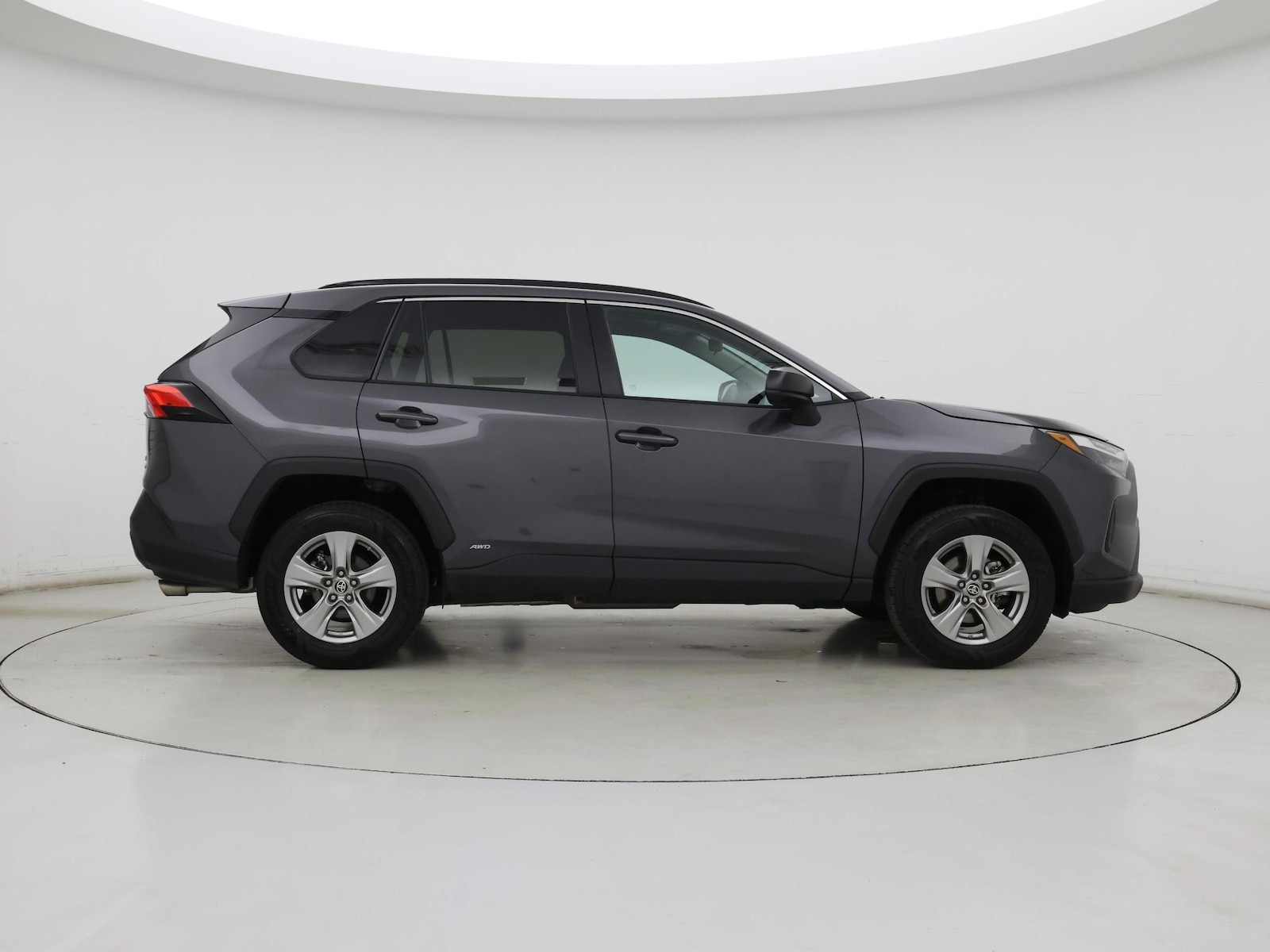 2024 Toyota RAV4 LE - Photo 8