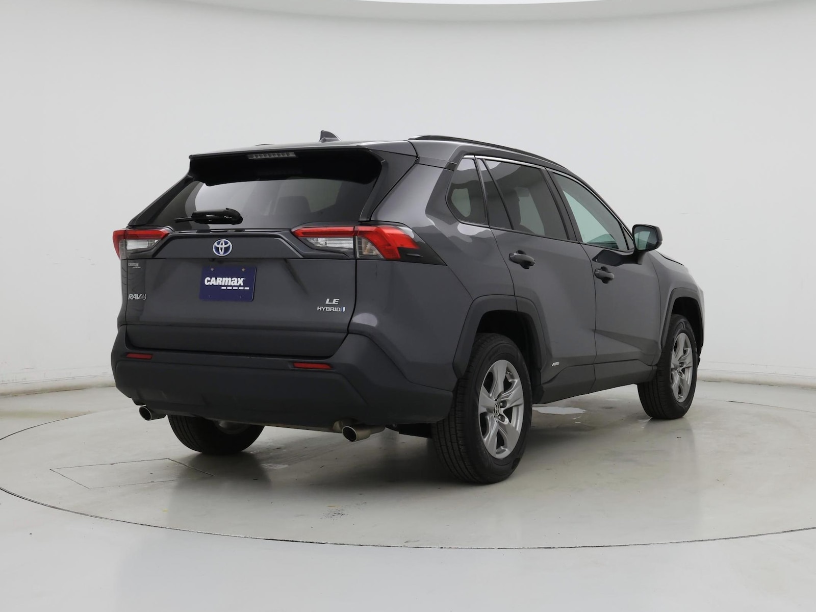 2024 Toyota RAV4 LE - Photo 9