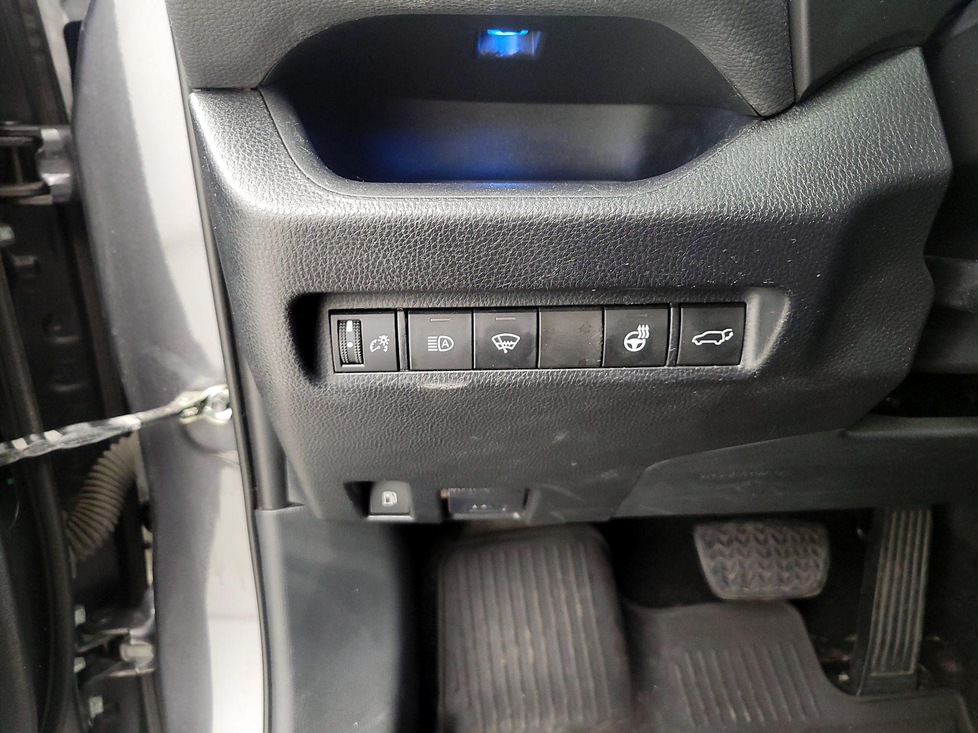 Thumbnail: 2019 Toyota RAV4 - 13