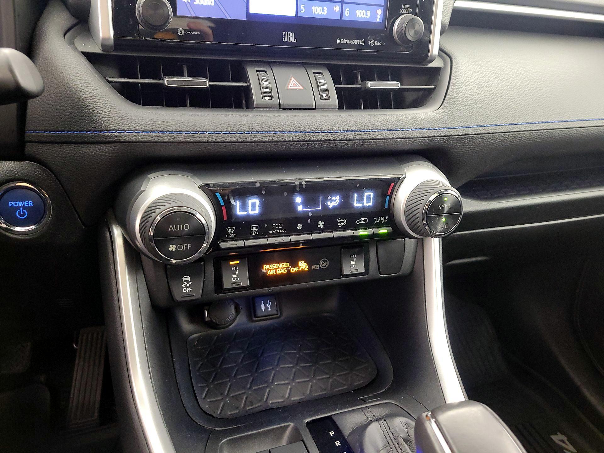 Thumbnail: 2019 Toyota RAV4 - 17