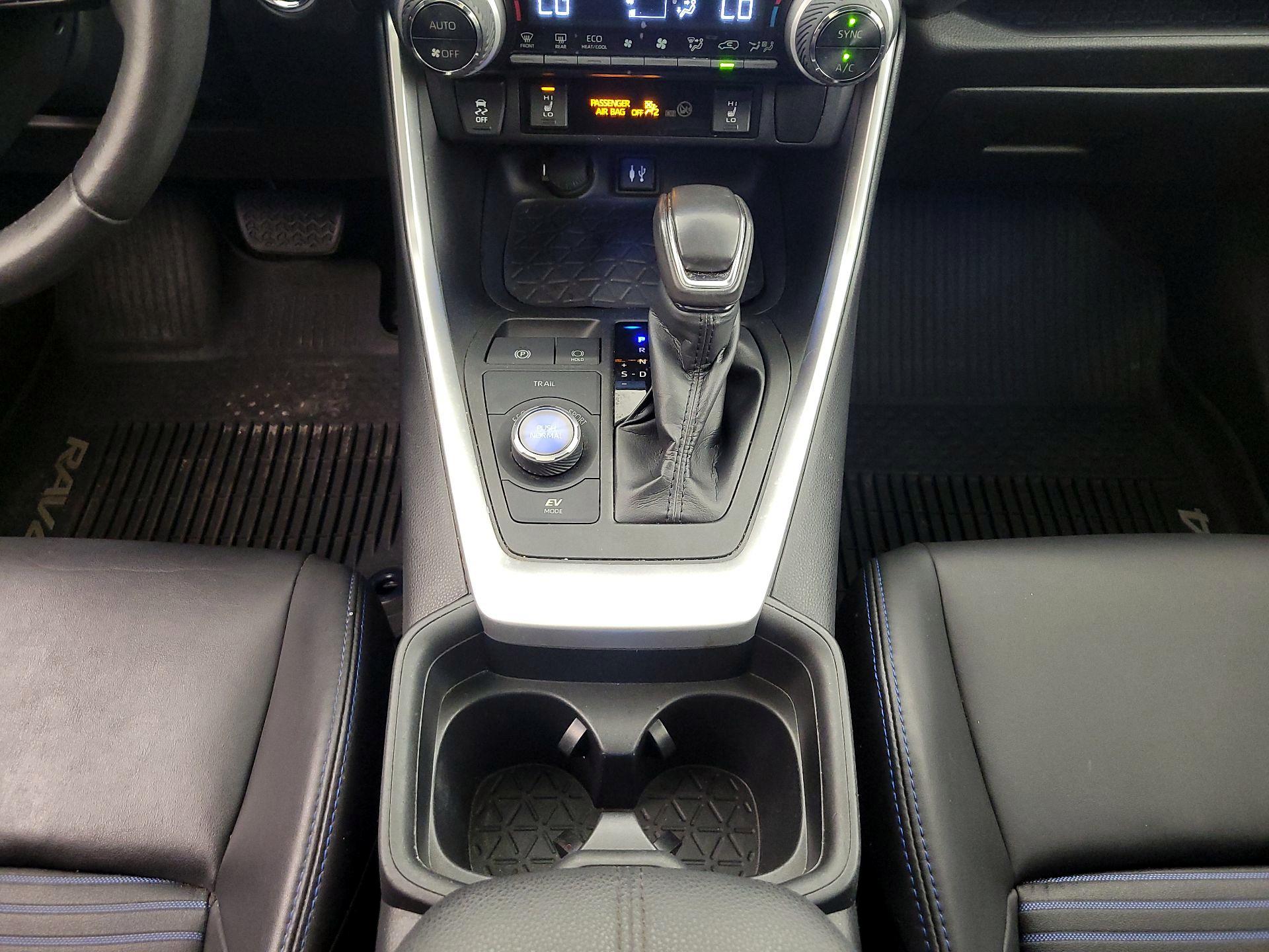 Thumbnail: 2019 Toyota RAV4 - 18