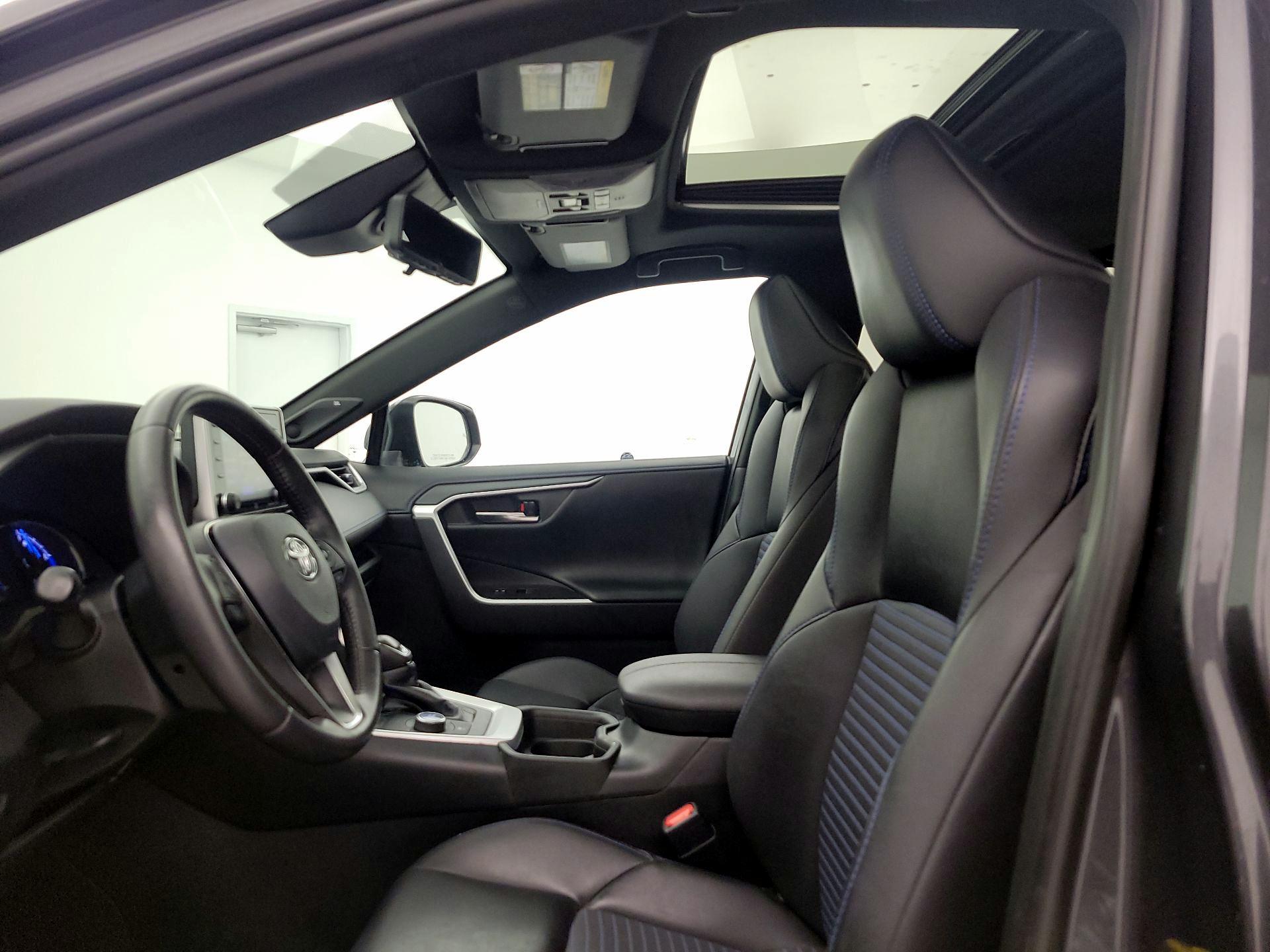 Thumbnail: 2019 Toyota RAV4 - 20