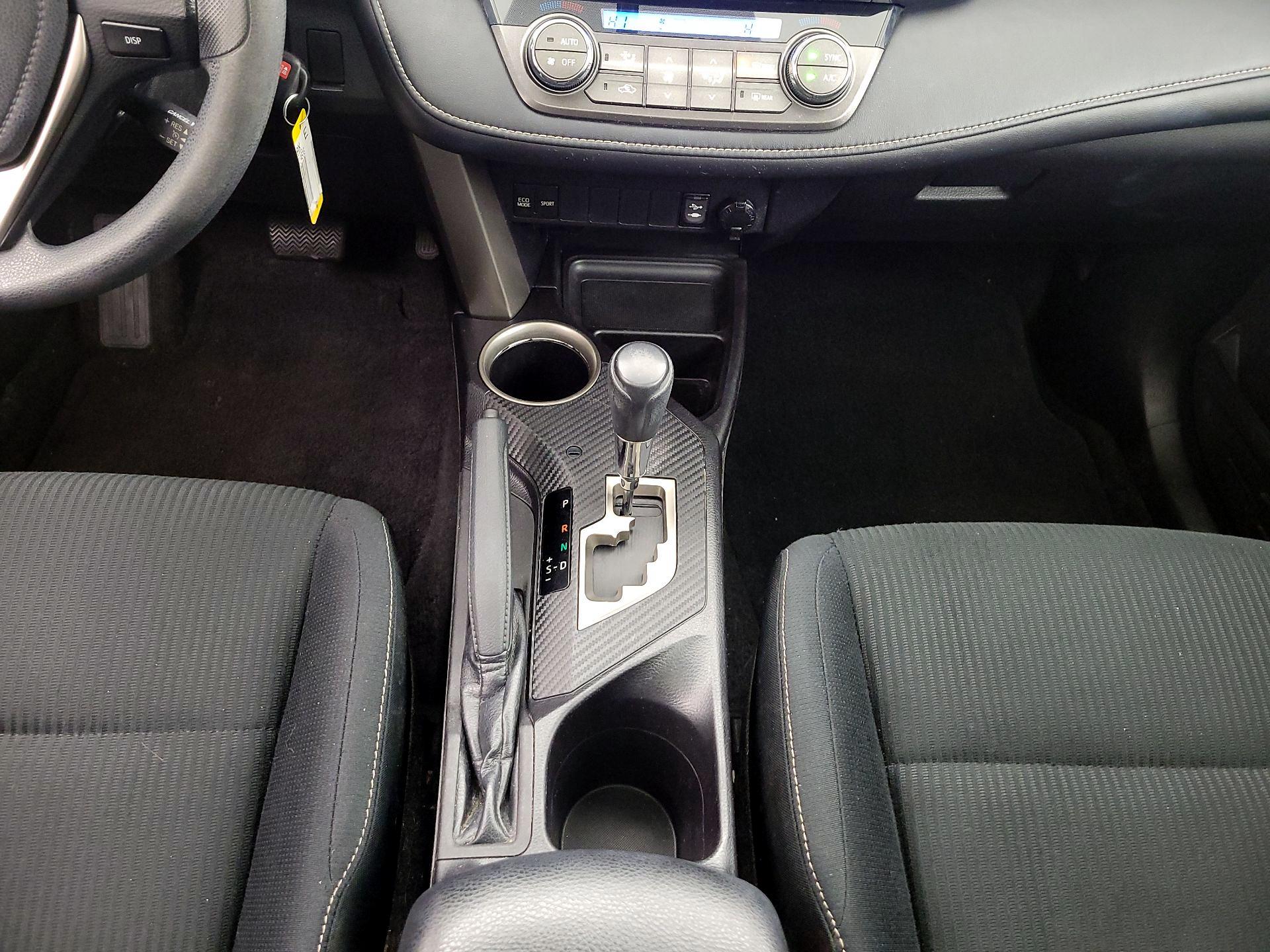 Thumbnail: 2015 Toyota RAV4 - 18