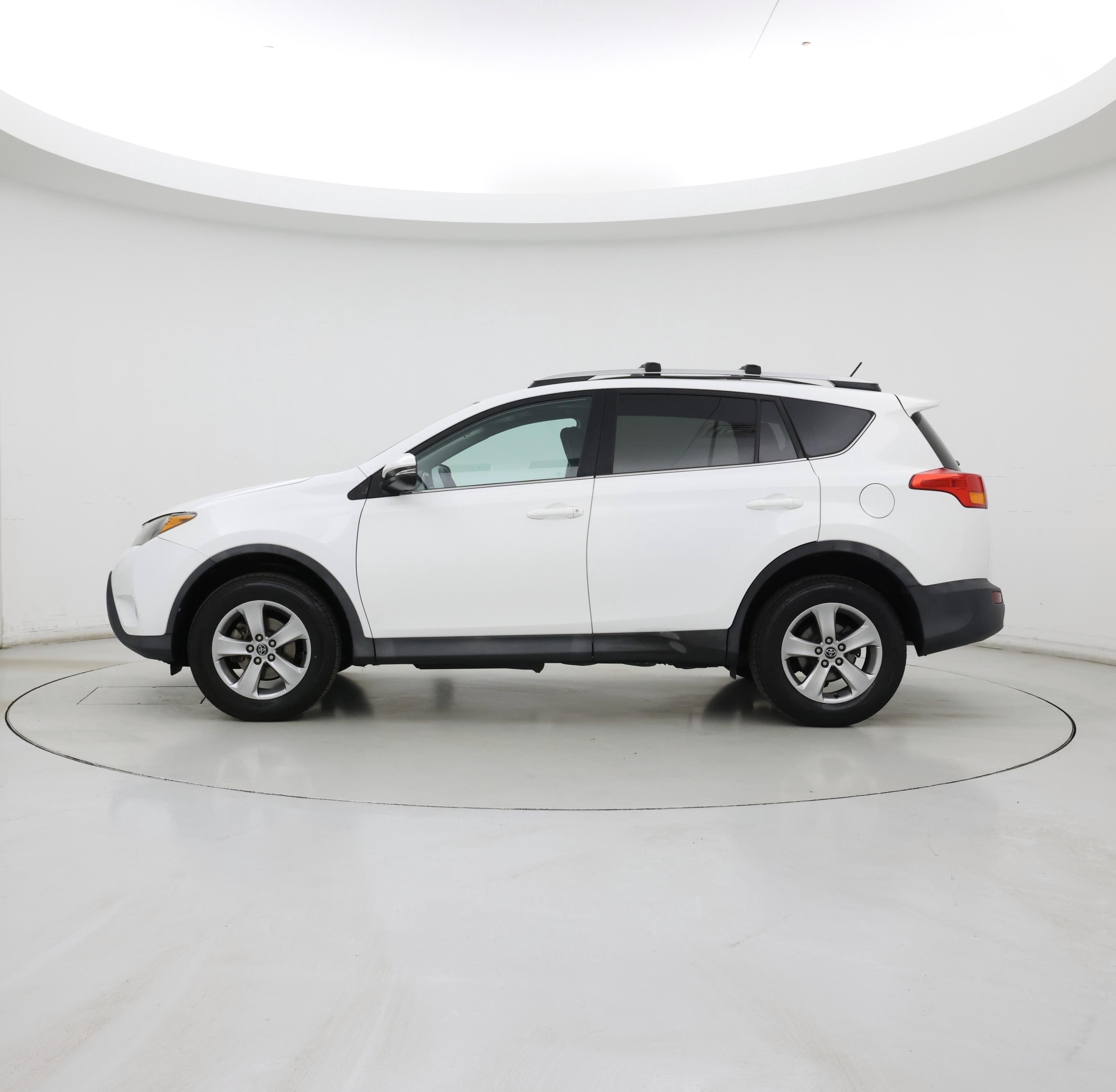 Thumbnail: 2015 Toyota RAV4 - 3