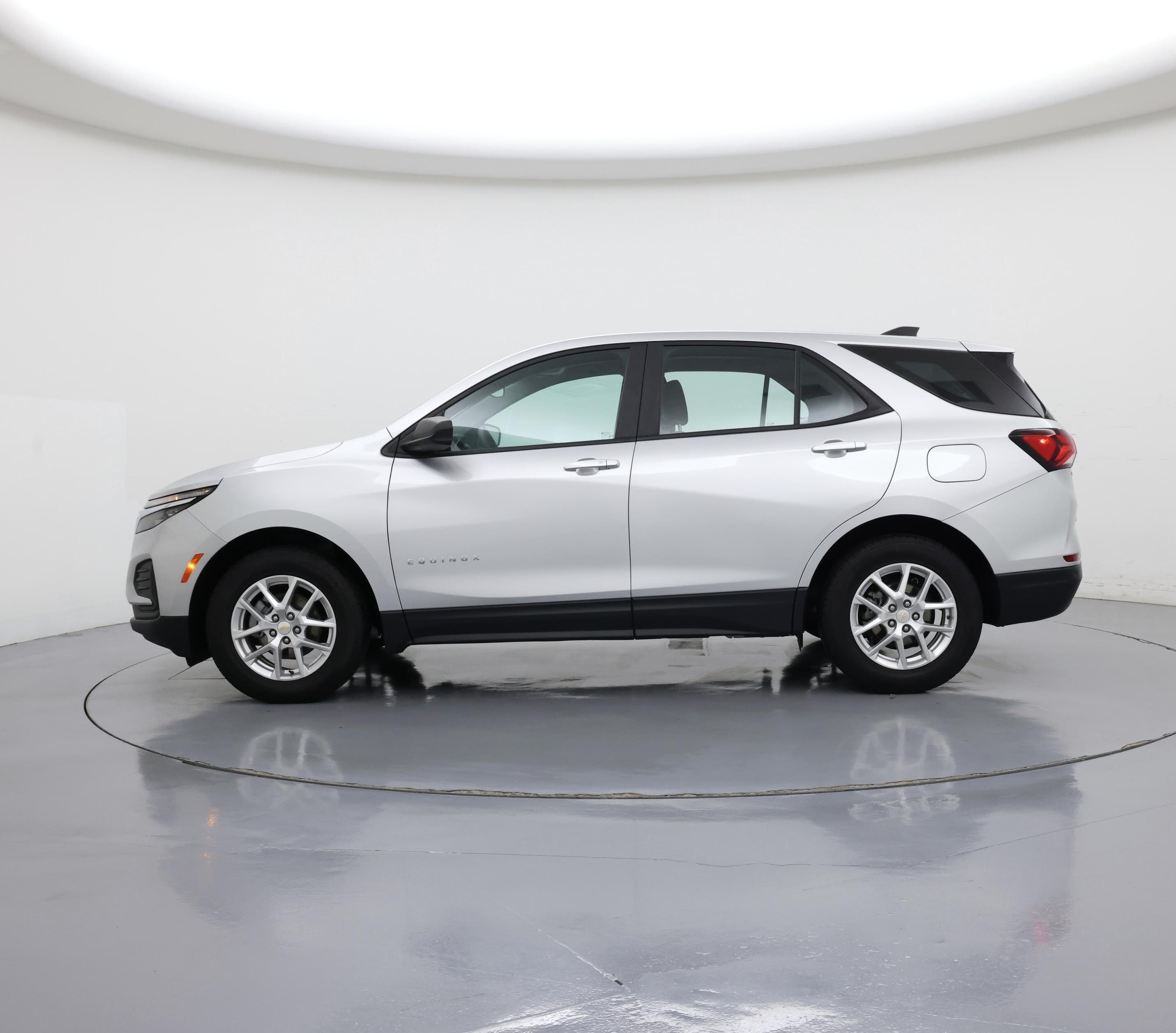 Thumbnail: 2022 Chevrolet Equinox - 3