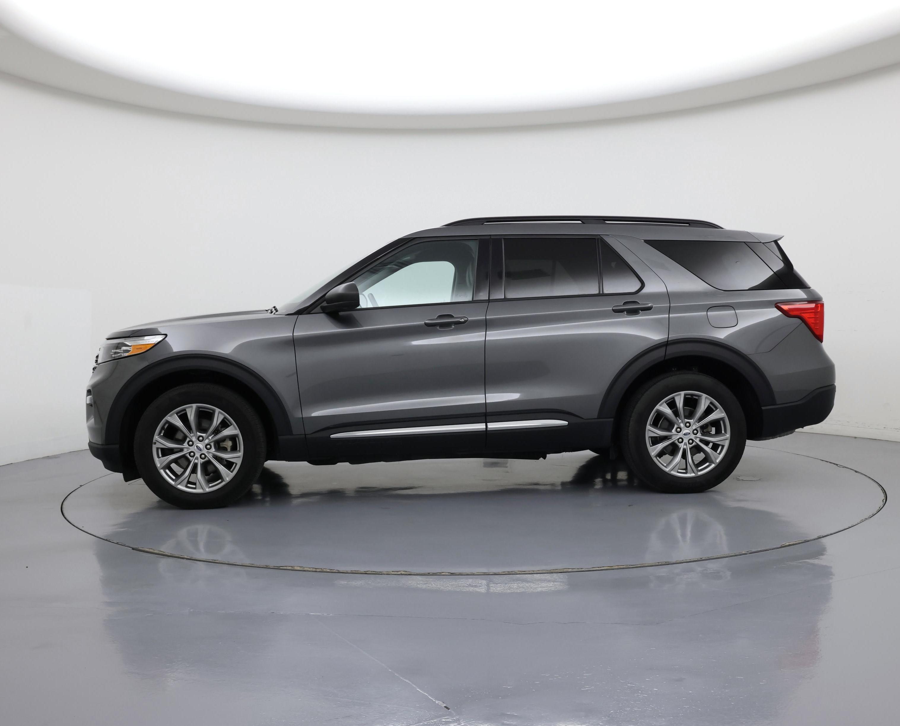 Thumbnail: 2022 Ford Explorer - 3