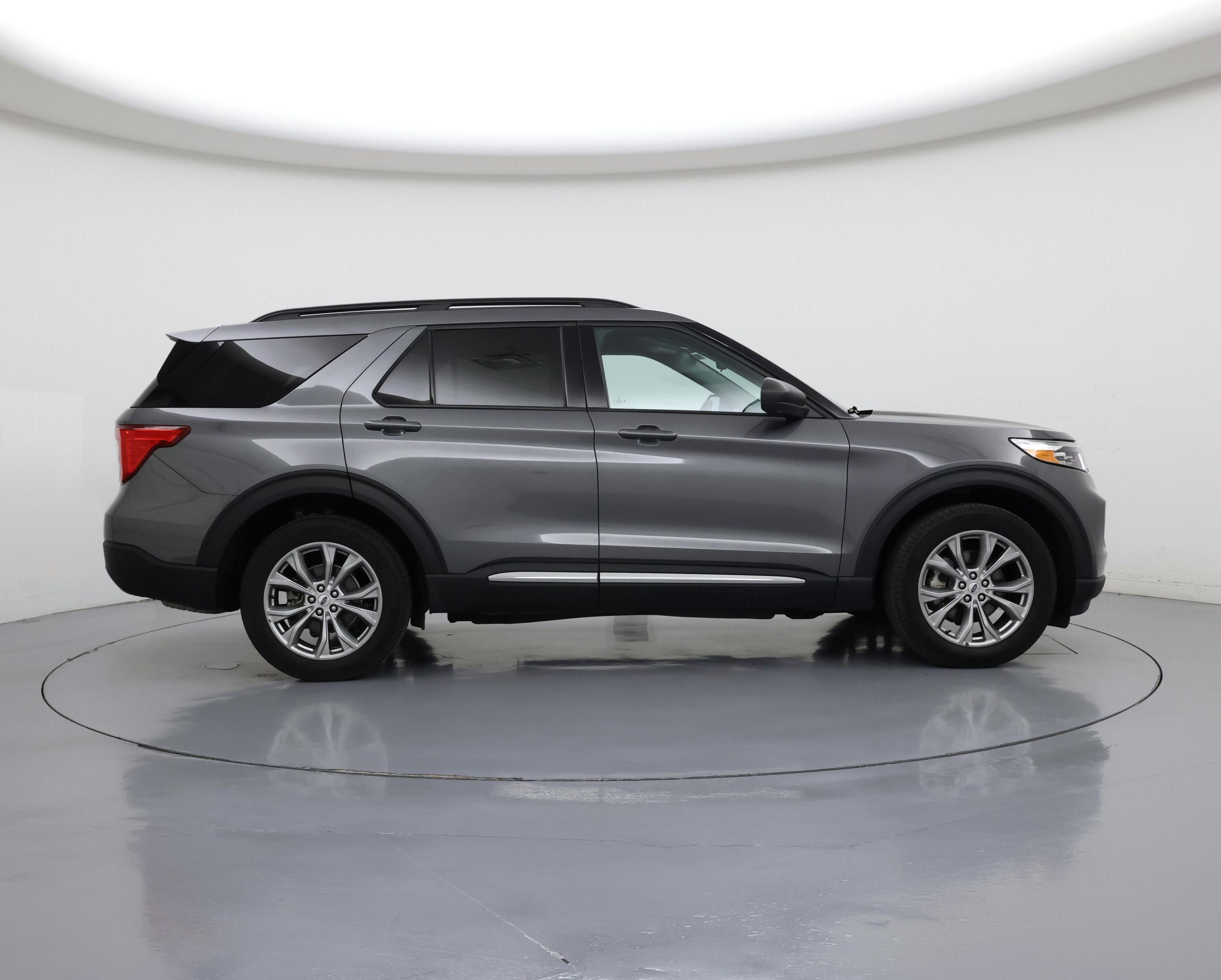 Thumbnail: 2022 Ford Explorer - 7