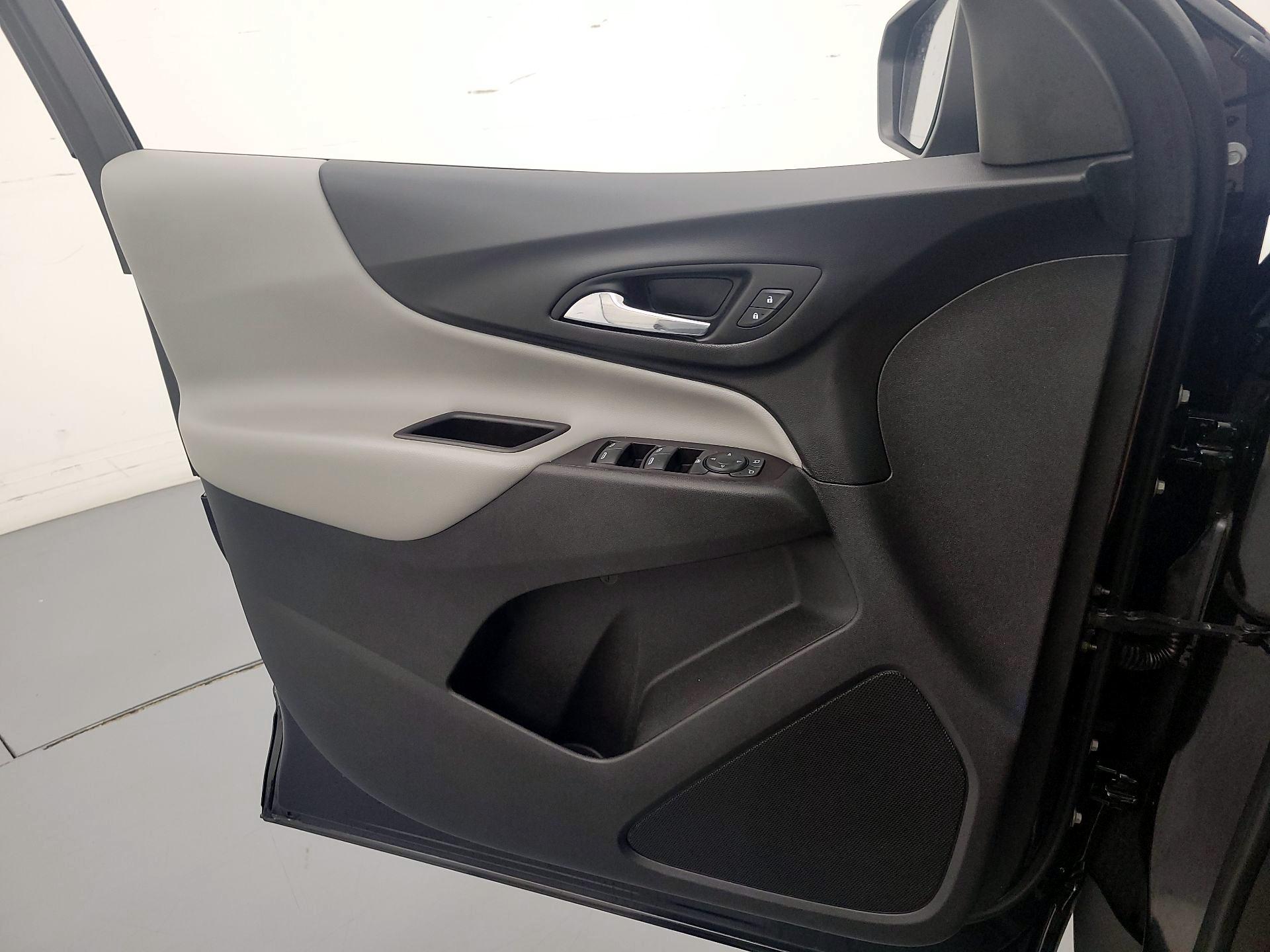 Thumbnail: 2022 Chevrolet Equinox - 12