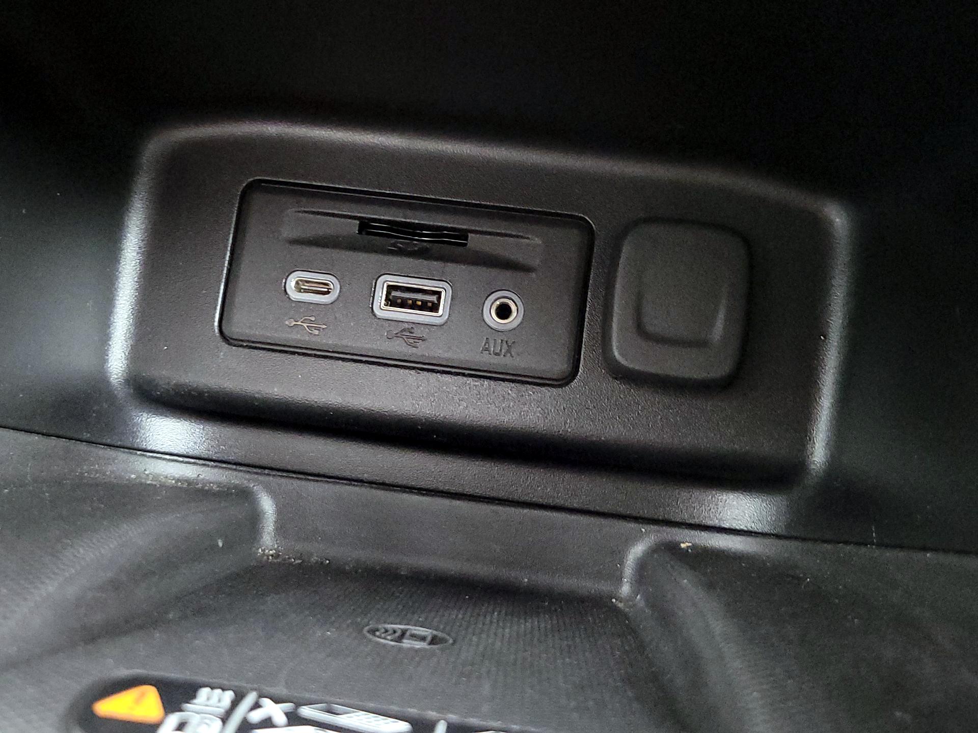 Thumbnail: 2020 Chevrolet Equinox - 18