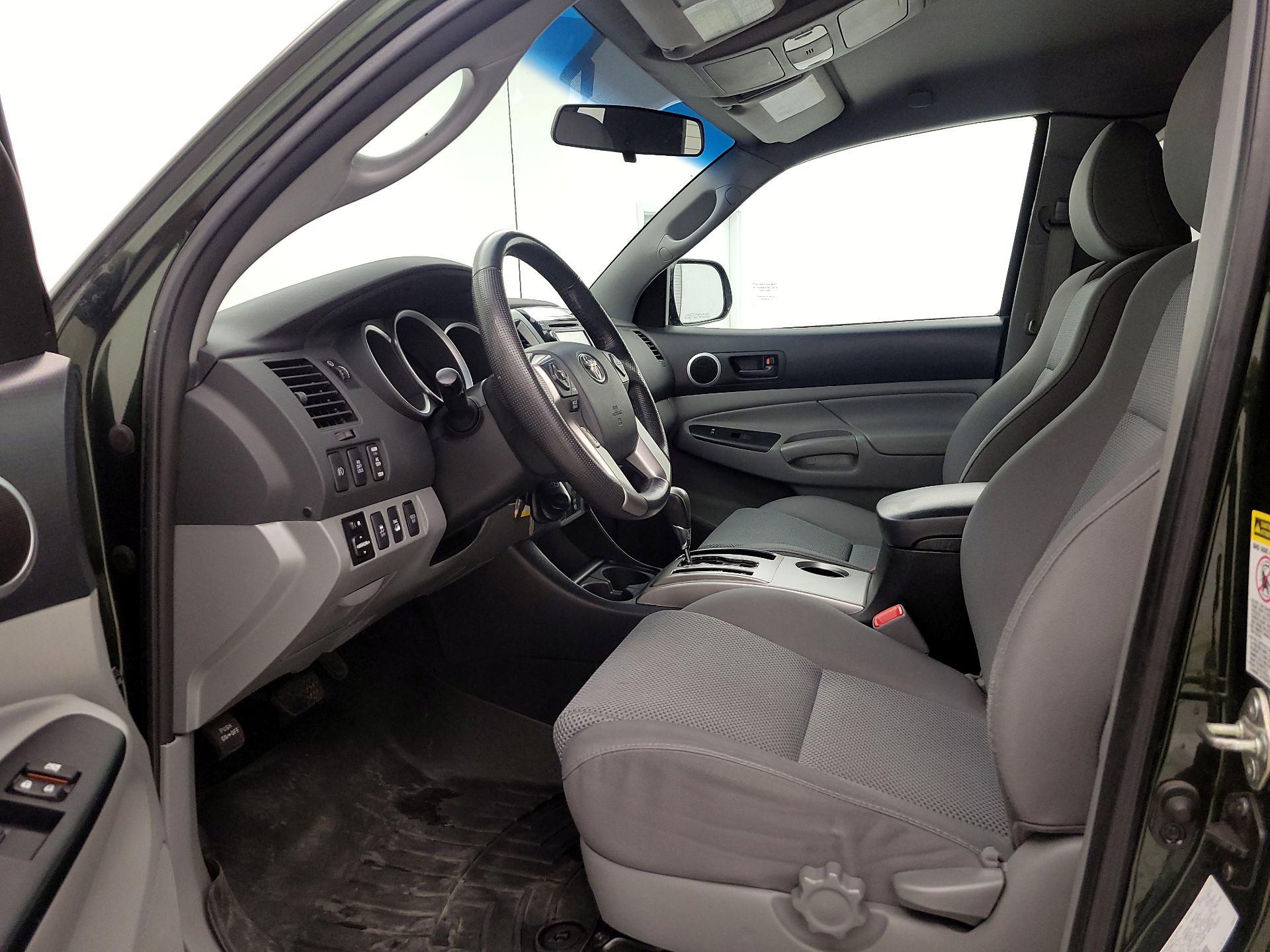 Thumbnail: 2014 Toyota Tacoma - 11