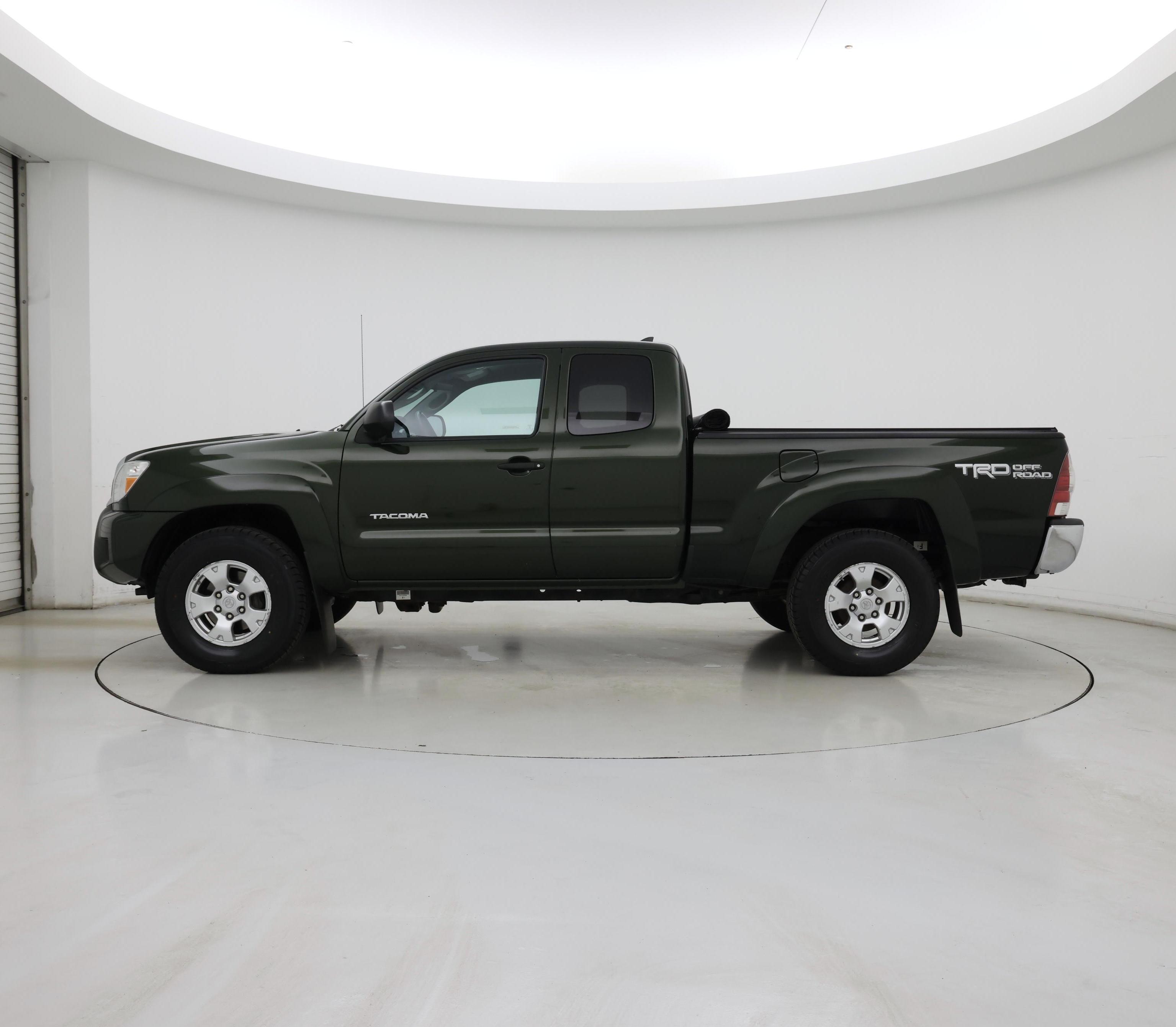 Thumbnail: 2014 Toyota Tacoma - 3