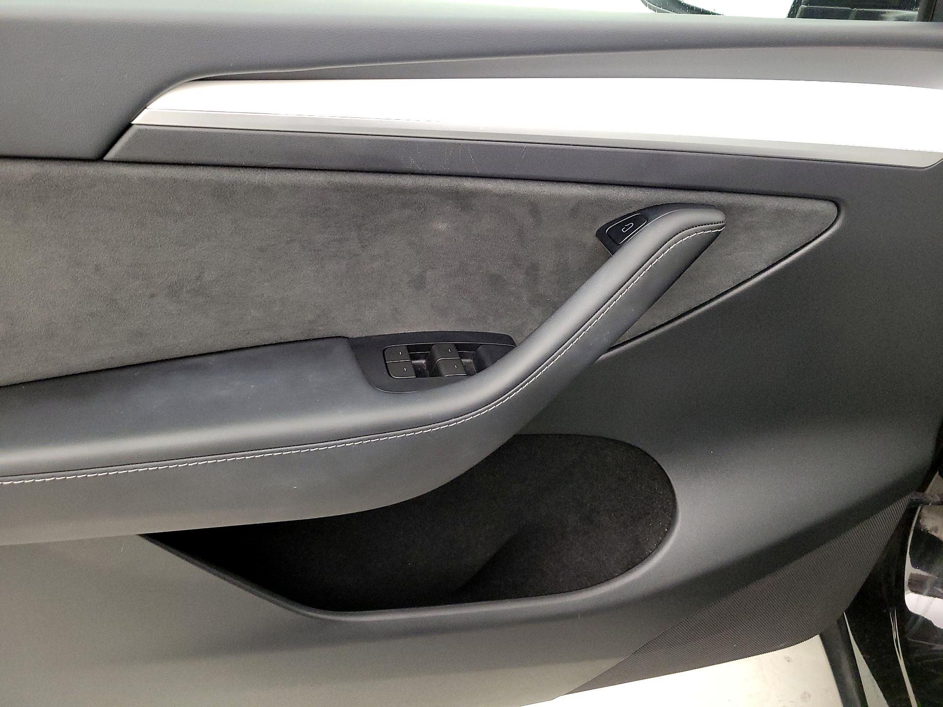 Thumbnail: 2023 Tesla Model Y - 12