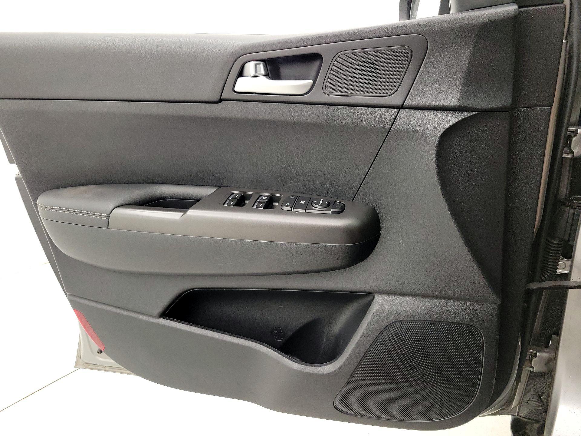 Thumbnail: 2019 Kia Sportage - 12
