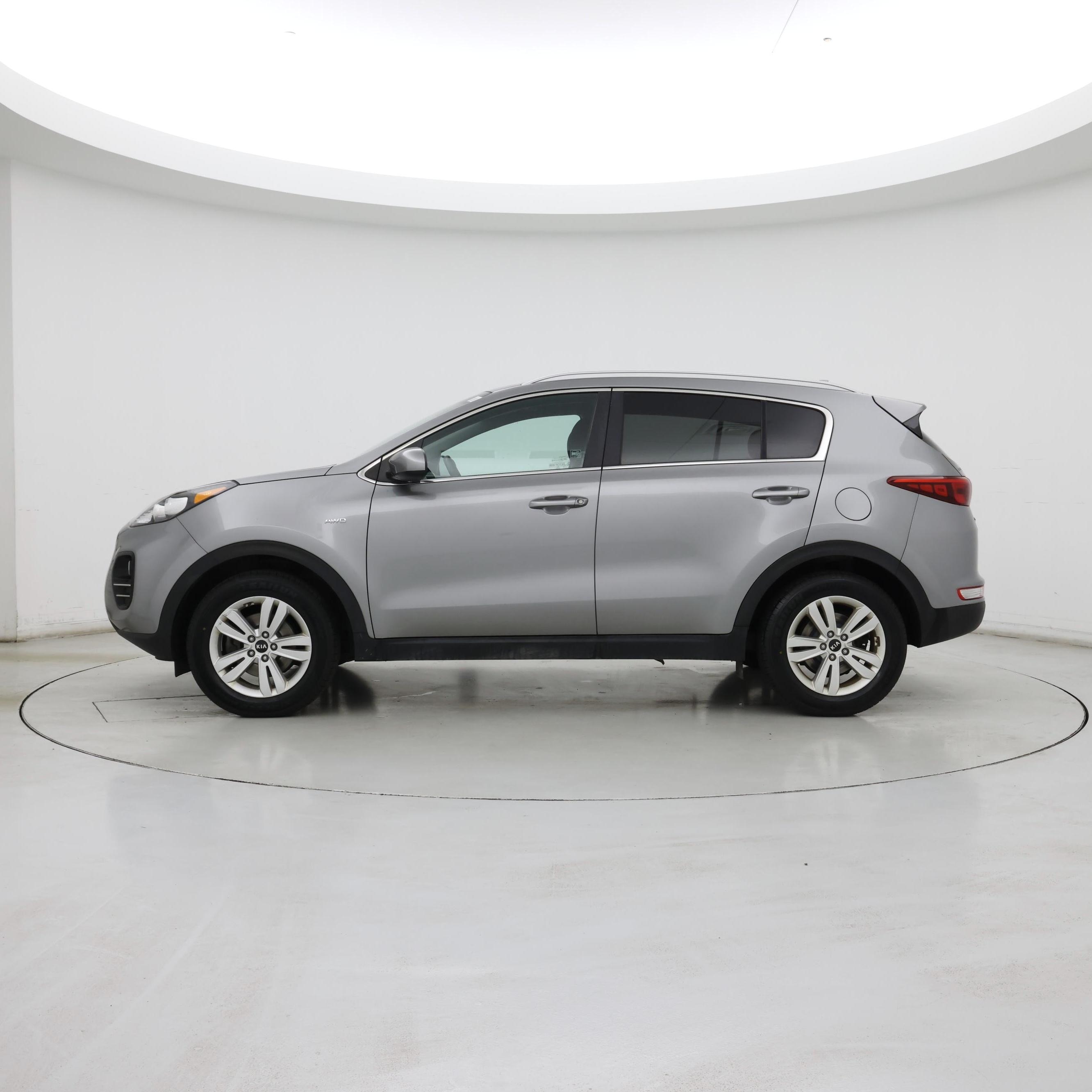 Thumbnail: 2019 Kia Sportage - 3