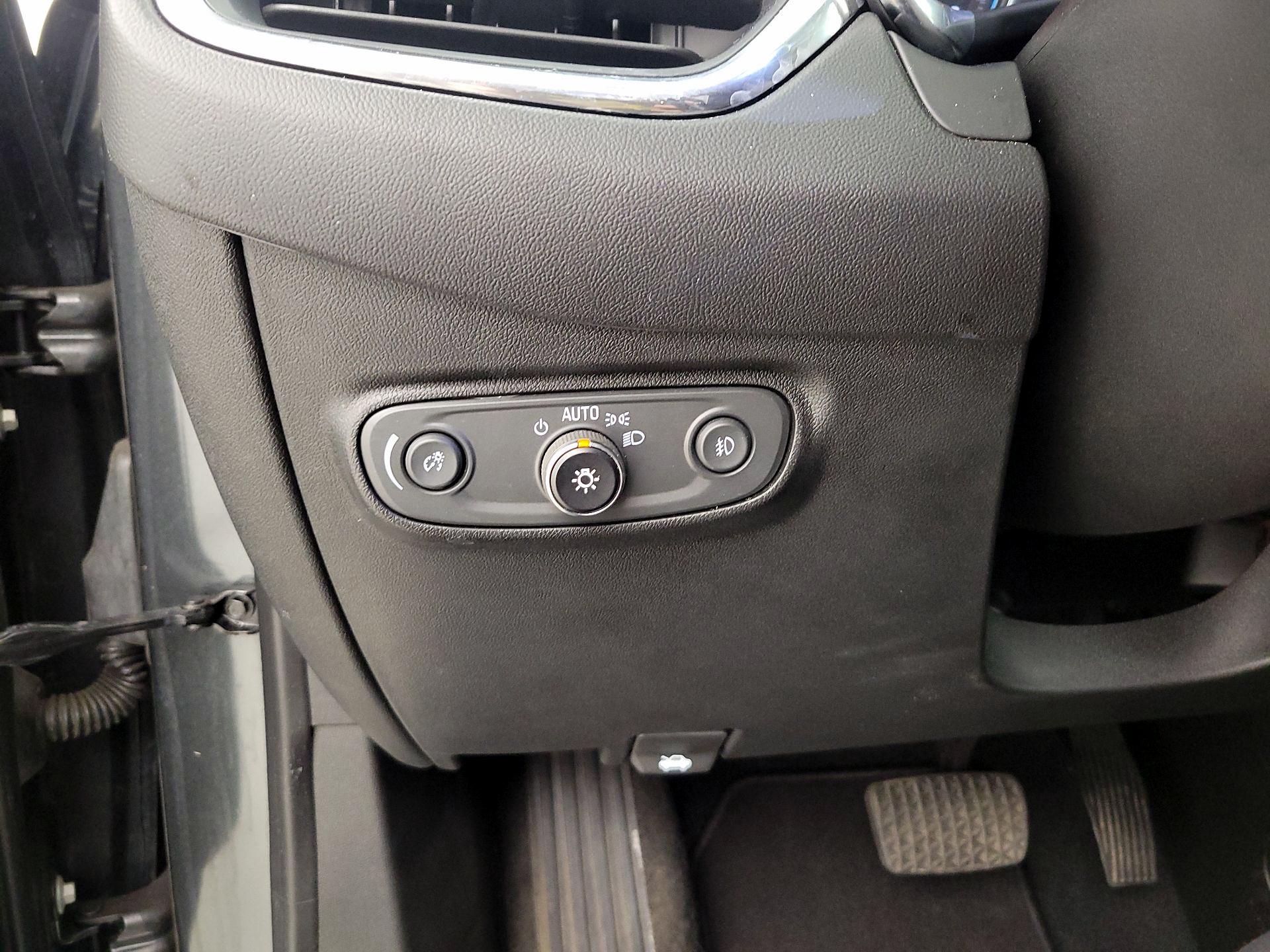Thumbnail: 2020 Chevrolet Equinox - 13