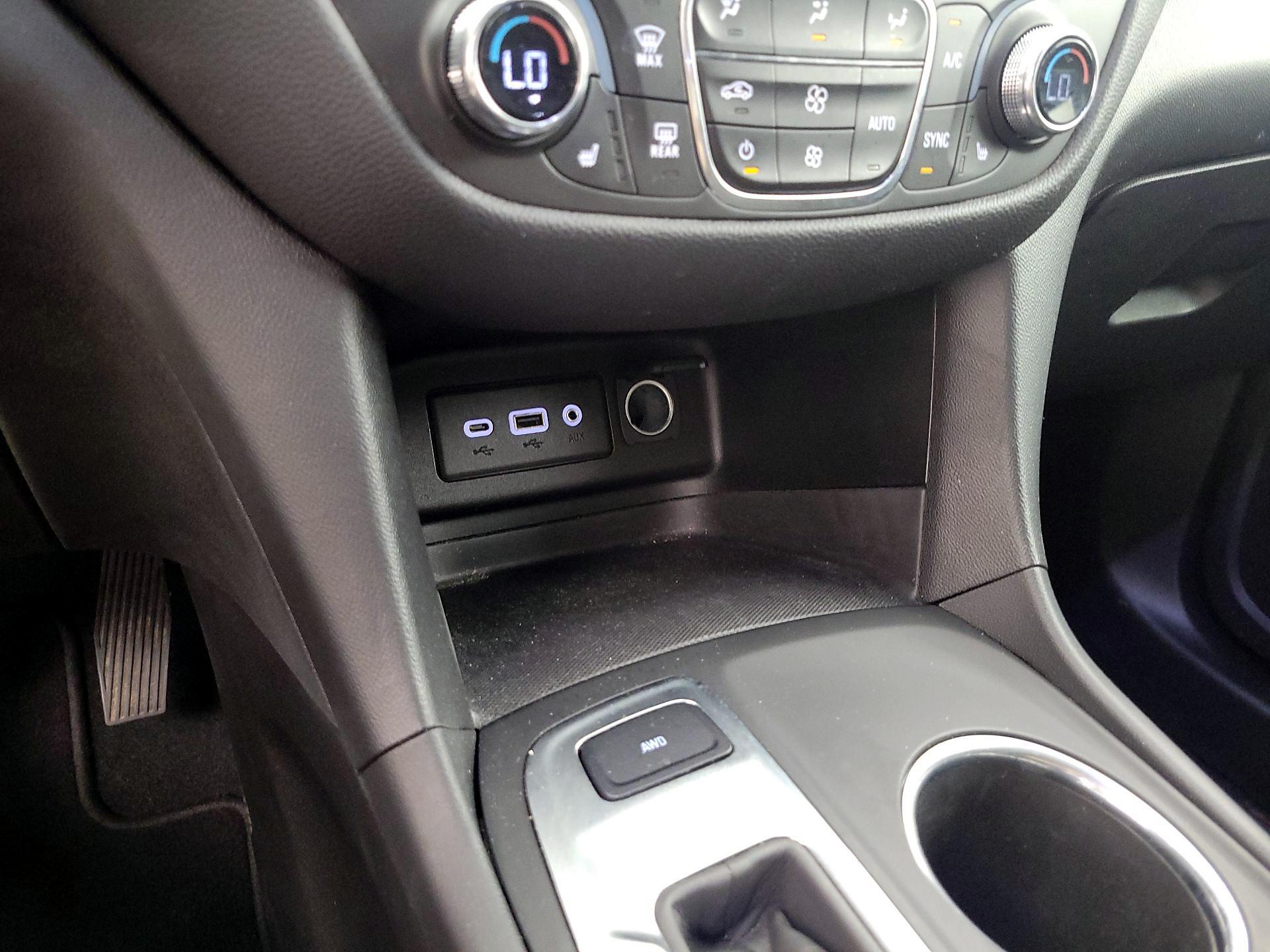 Thumbnail: 2020 Chevrolet Equinox - 19