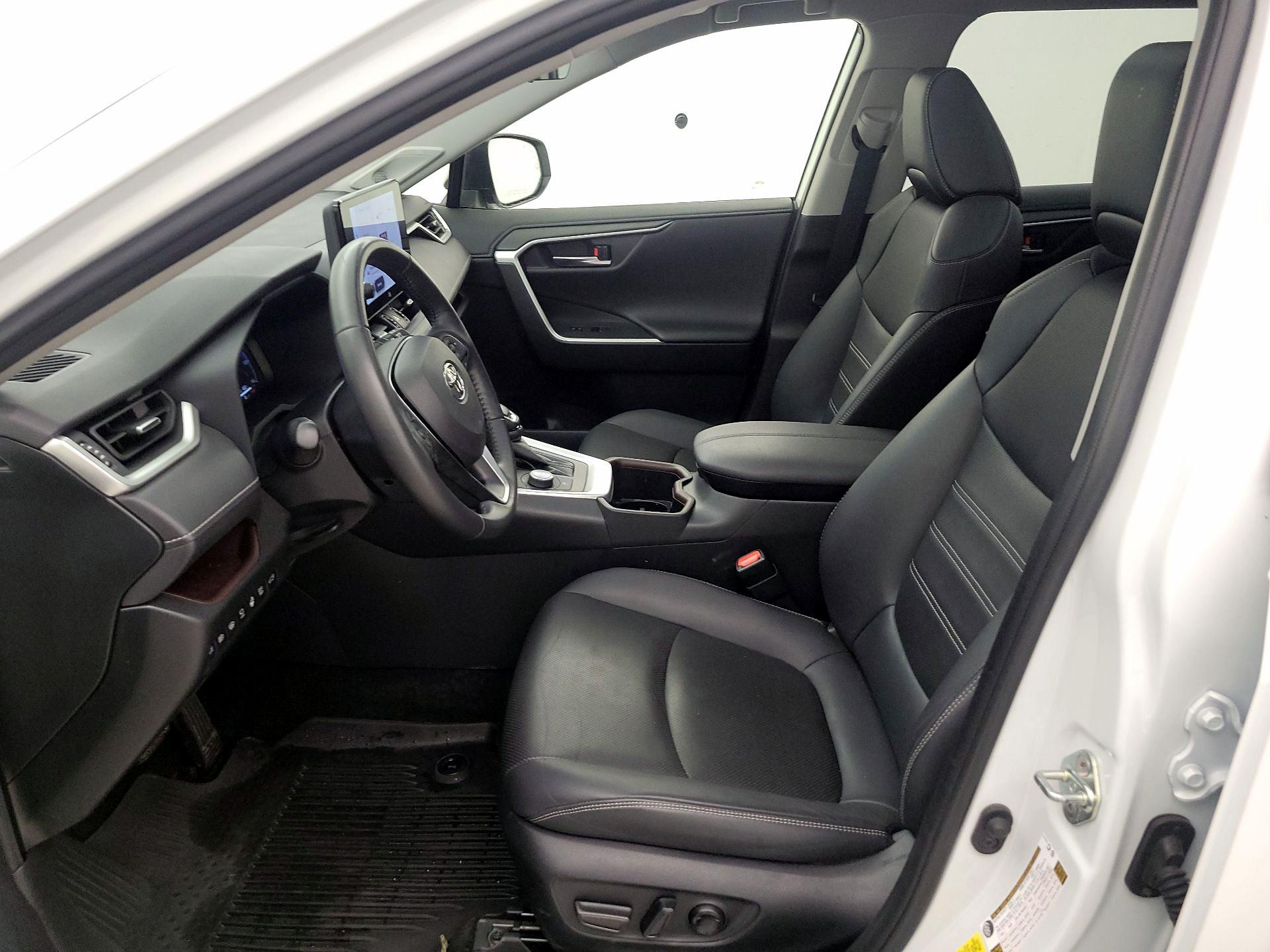 Thumbnail: 2024 Toyota RAV4 - 11