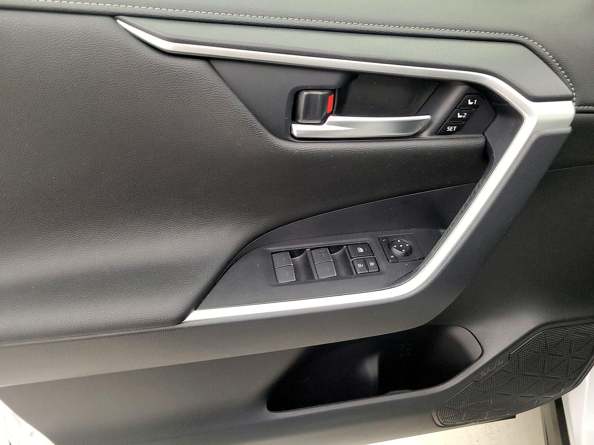 Thumbnail: 2024 Toyota RAV4 - 12